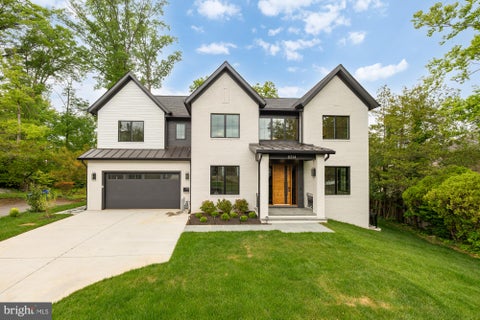 Homes For Sale - 8314 Thoreau Drive<br/> BETHESDA, MD 20817