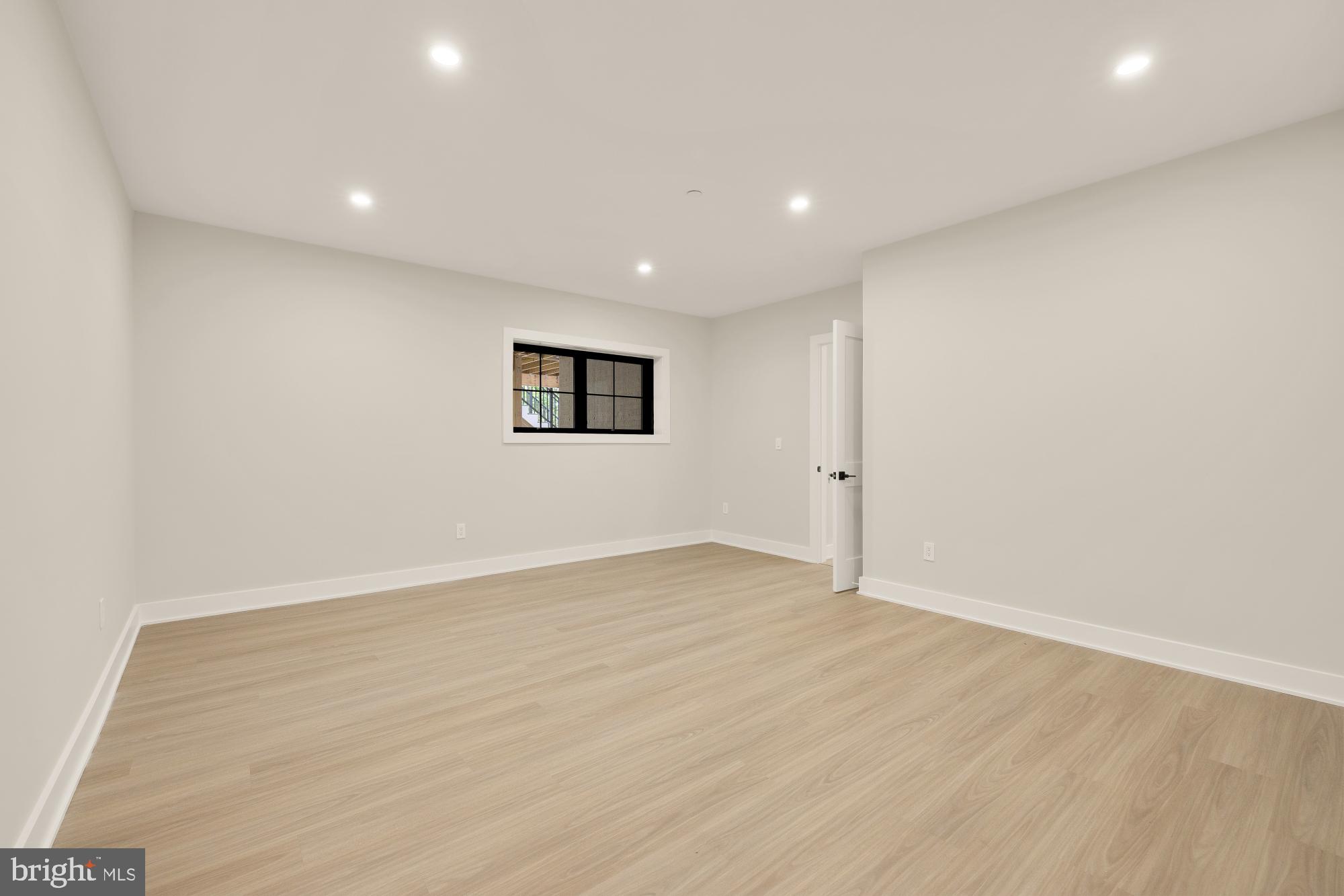 WOODHAVEN - Residential
