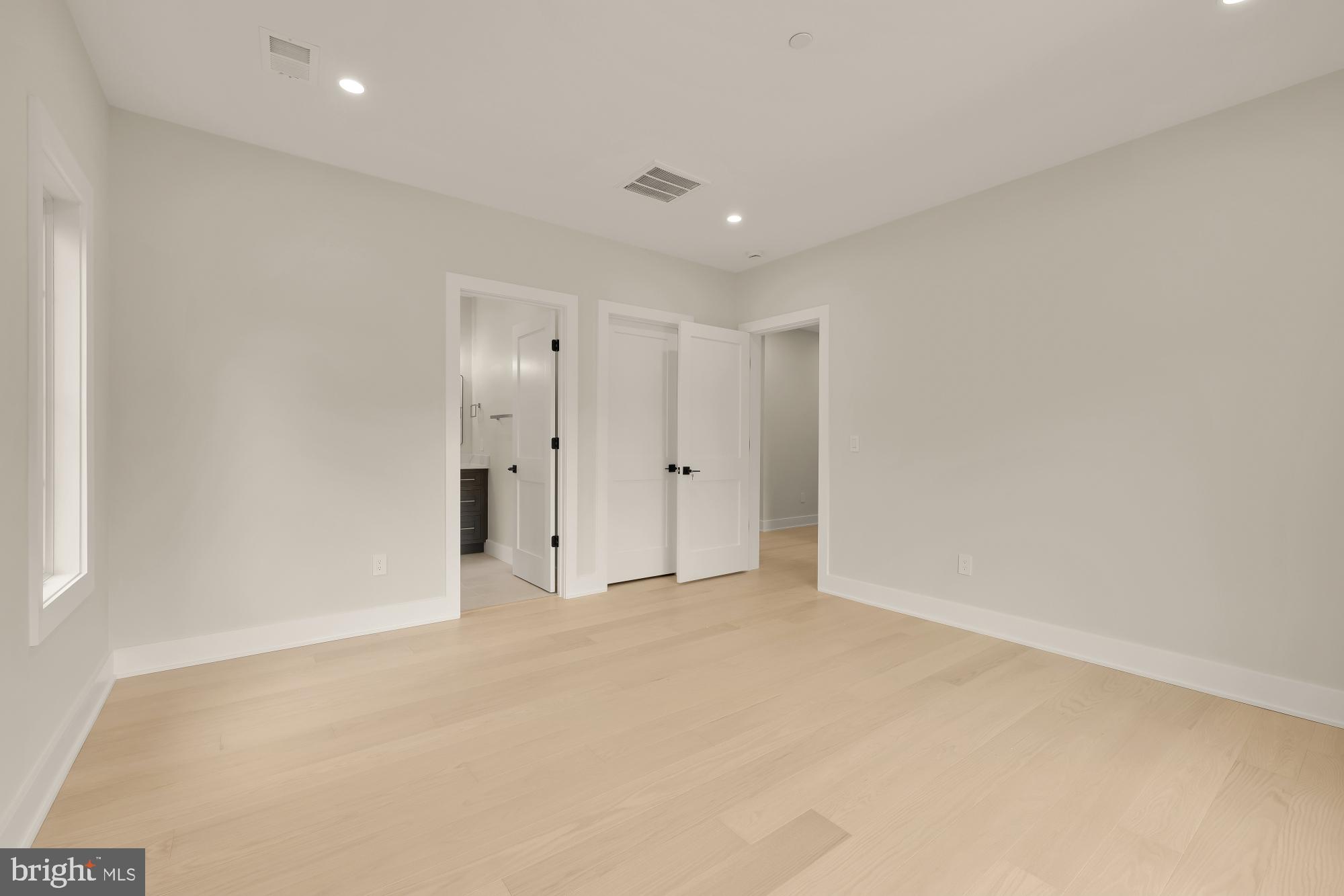 WOODHAVEN - Residential