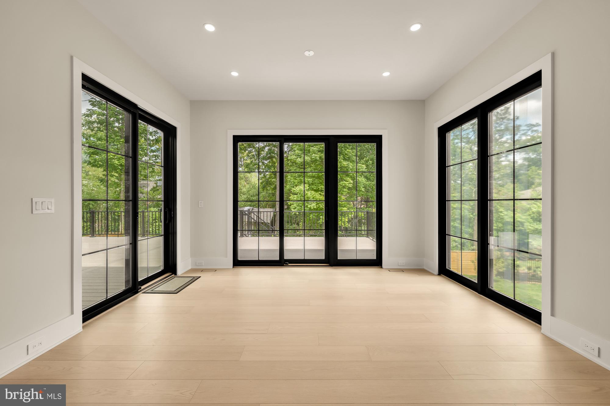 WOODHAVEN - Residential