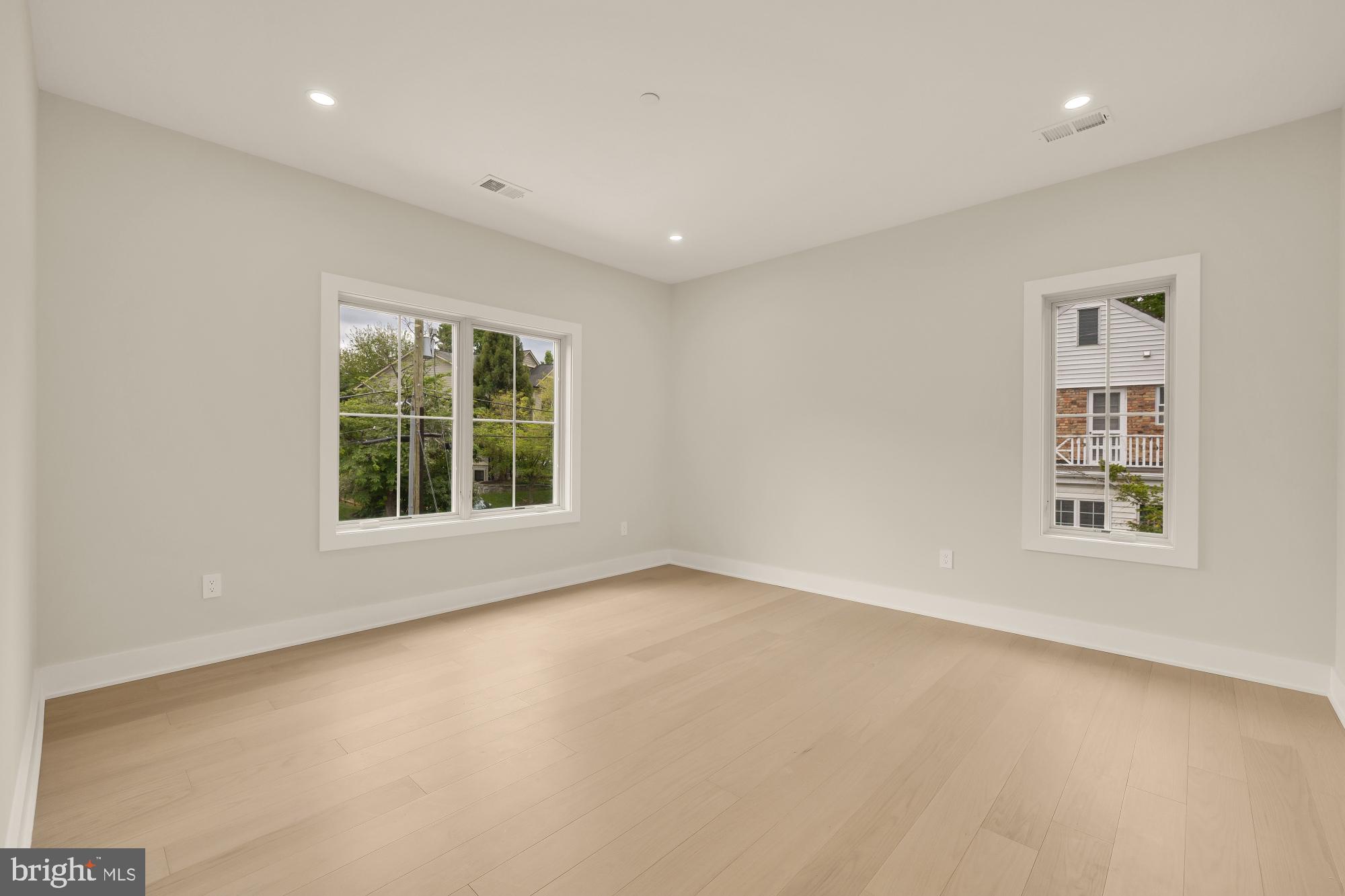 WOODHAVEN - Residential