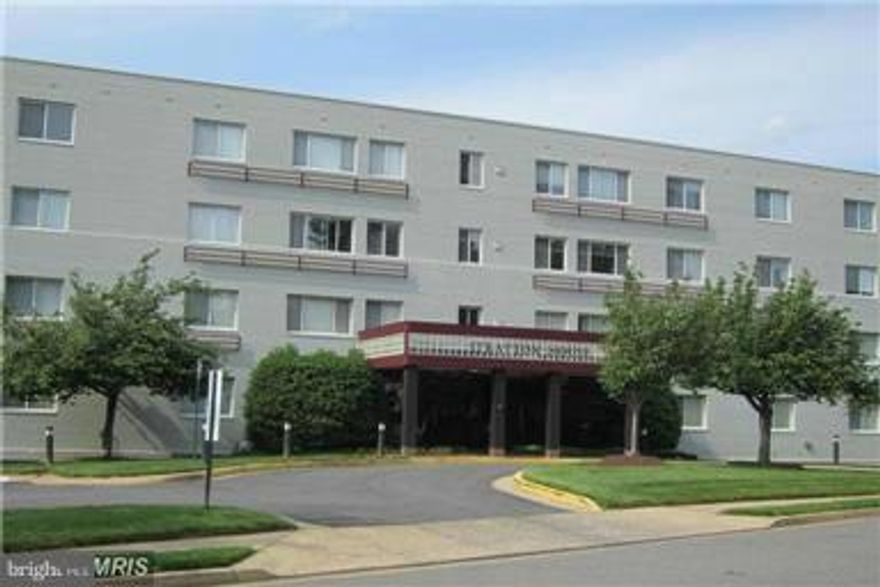 This top Floor unit has an upgraded Kitchen with Granite Counters, Oak Cabinets, Ceramic Tile Floors. New Paint, New Carpet! Hardwood Floors. All utilities included. Close to Shops, Rt 50 and Ballston Commons. No Smoking, No Pets. You don't want to miss this one.