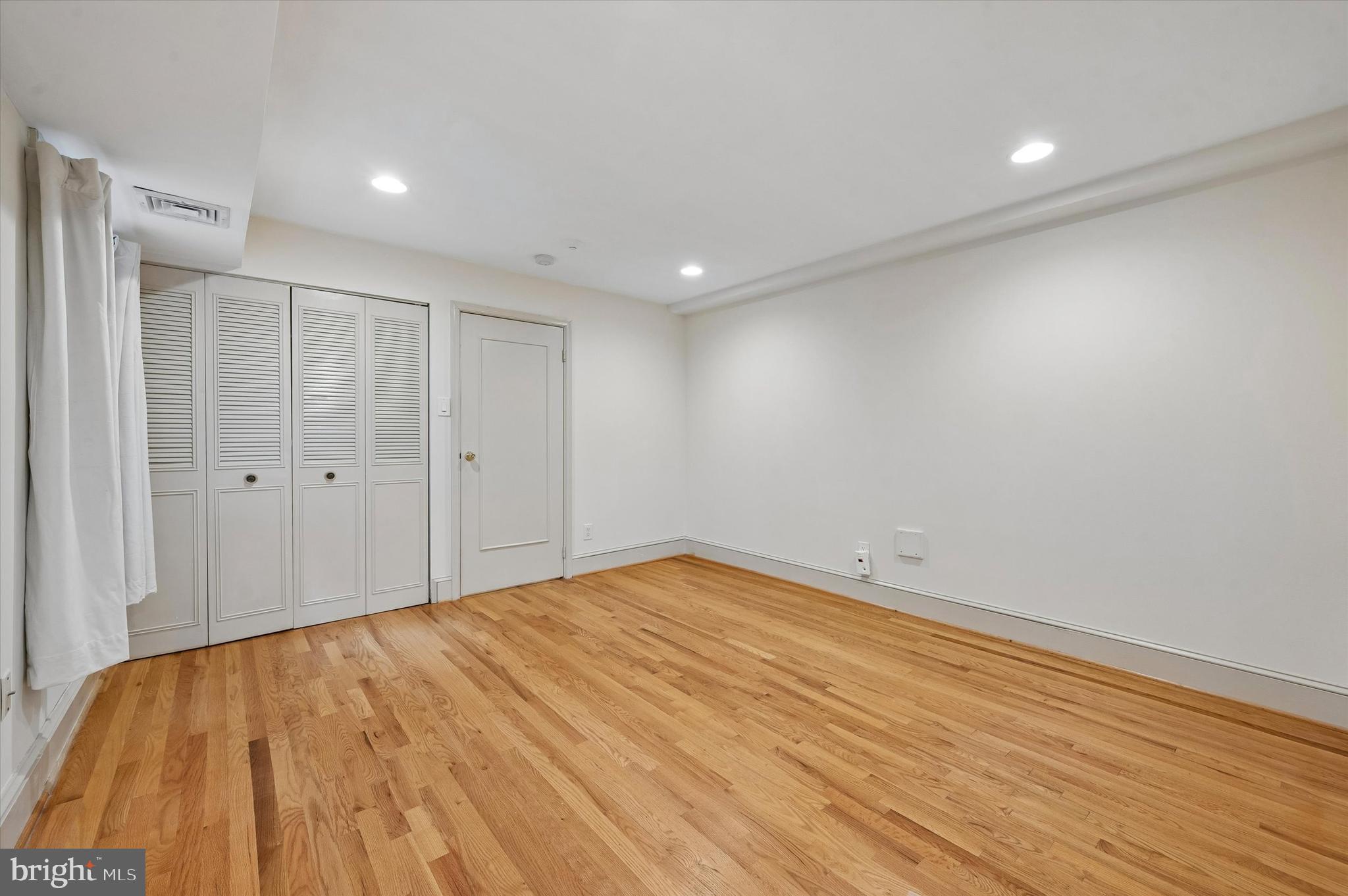 ART MUSEUM AREA - Residential