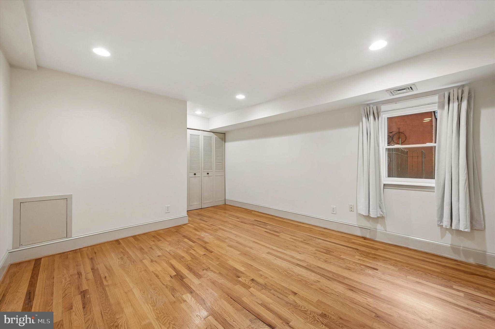 ART MUSEUM AREA - Residential