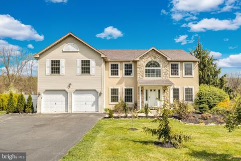 18 RIDGE CREST DRIVE FLEETWOOD PA 19522