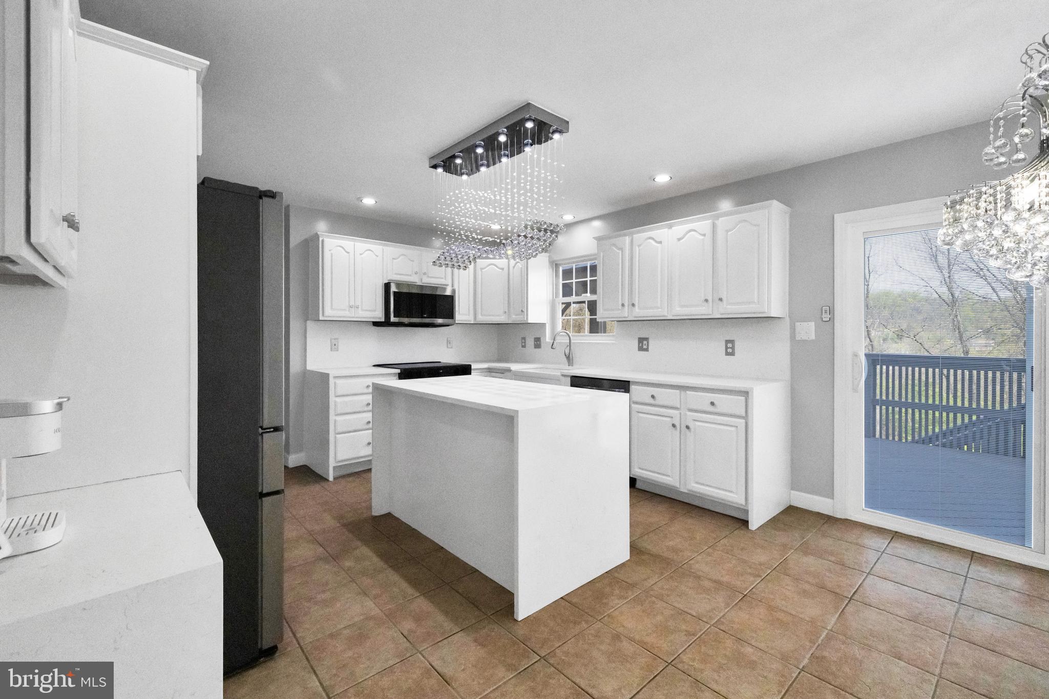 RIDGE CREST - Residential