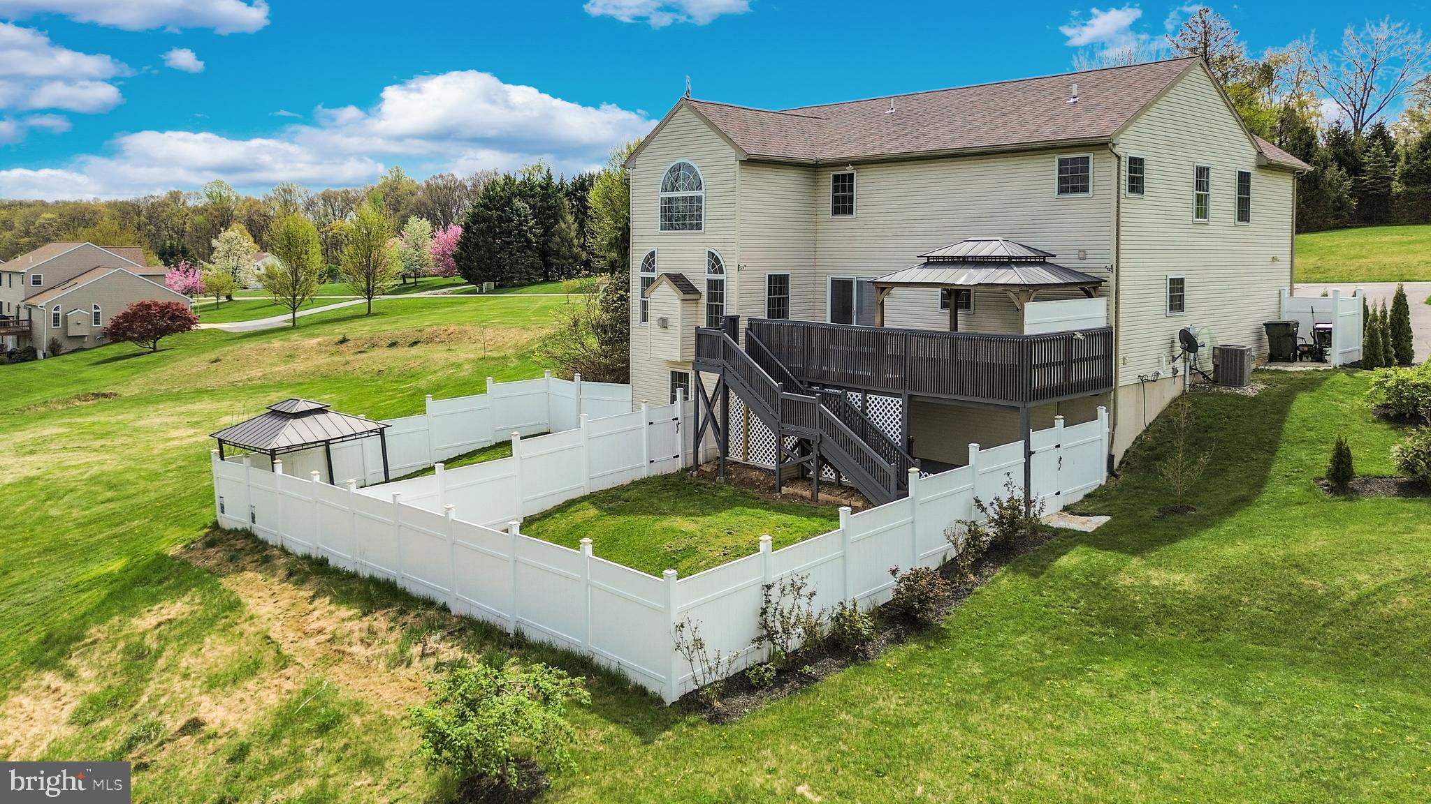 RIDGE CREST - Residential