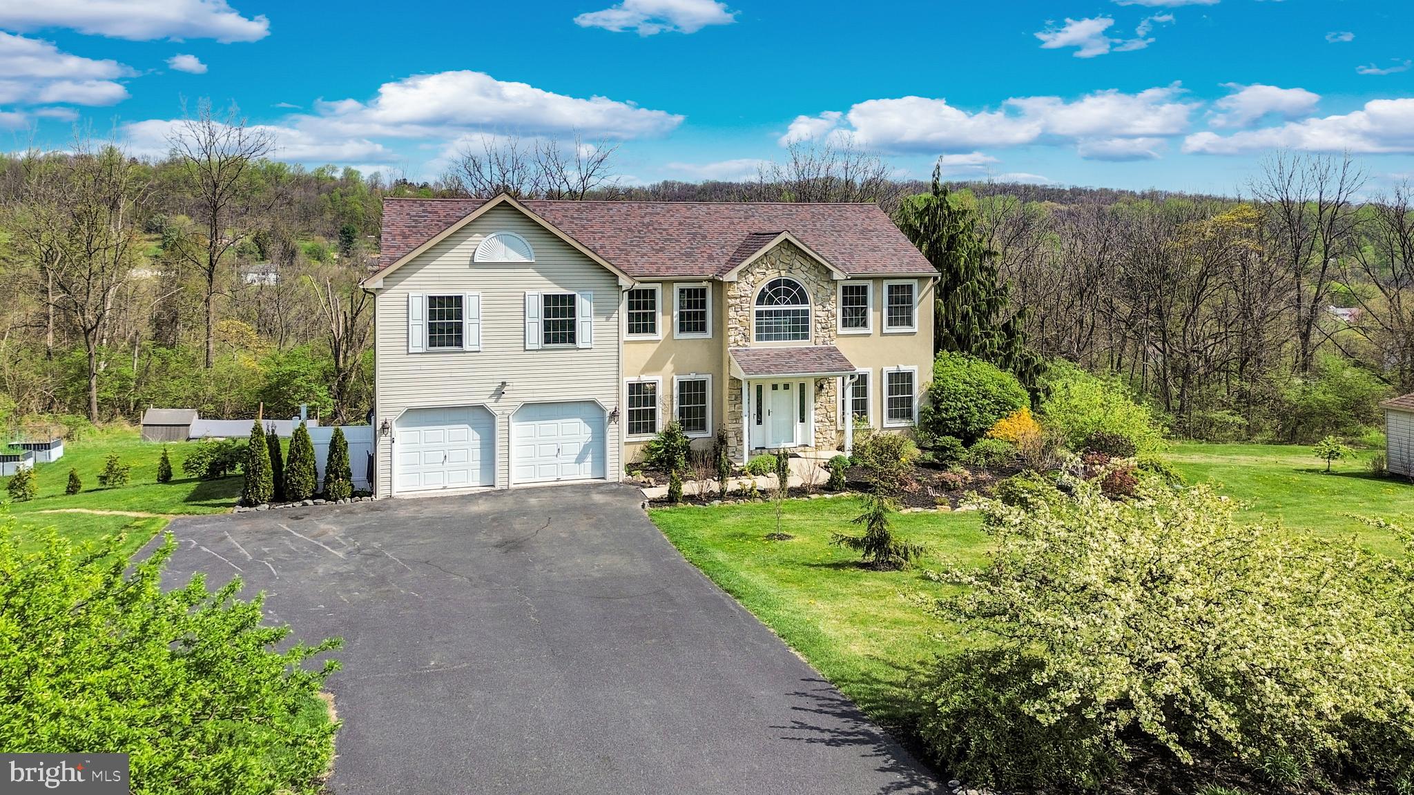 RIDGE CREST - Residential