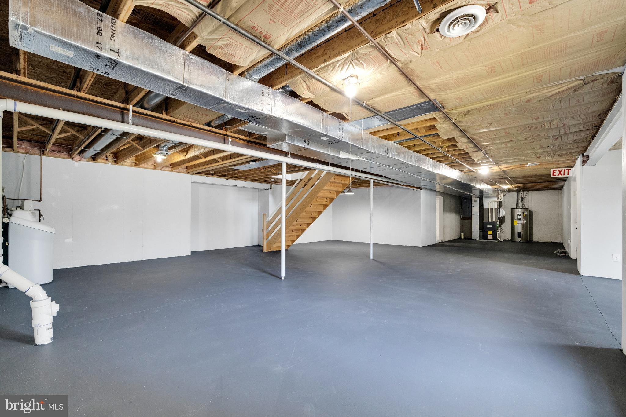 RIDGE CREST - Residential