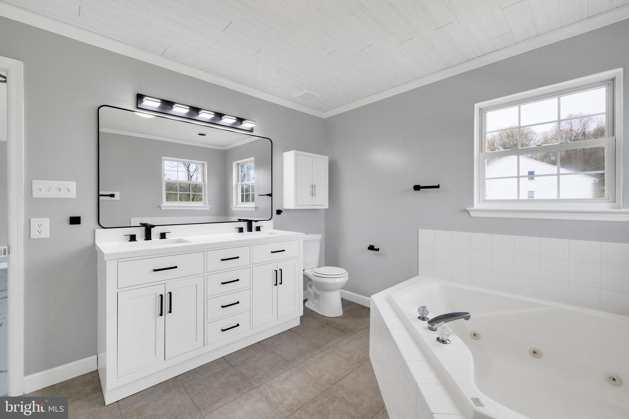 RIDGE CREST - Residential