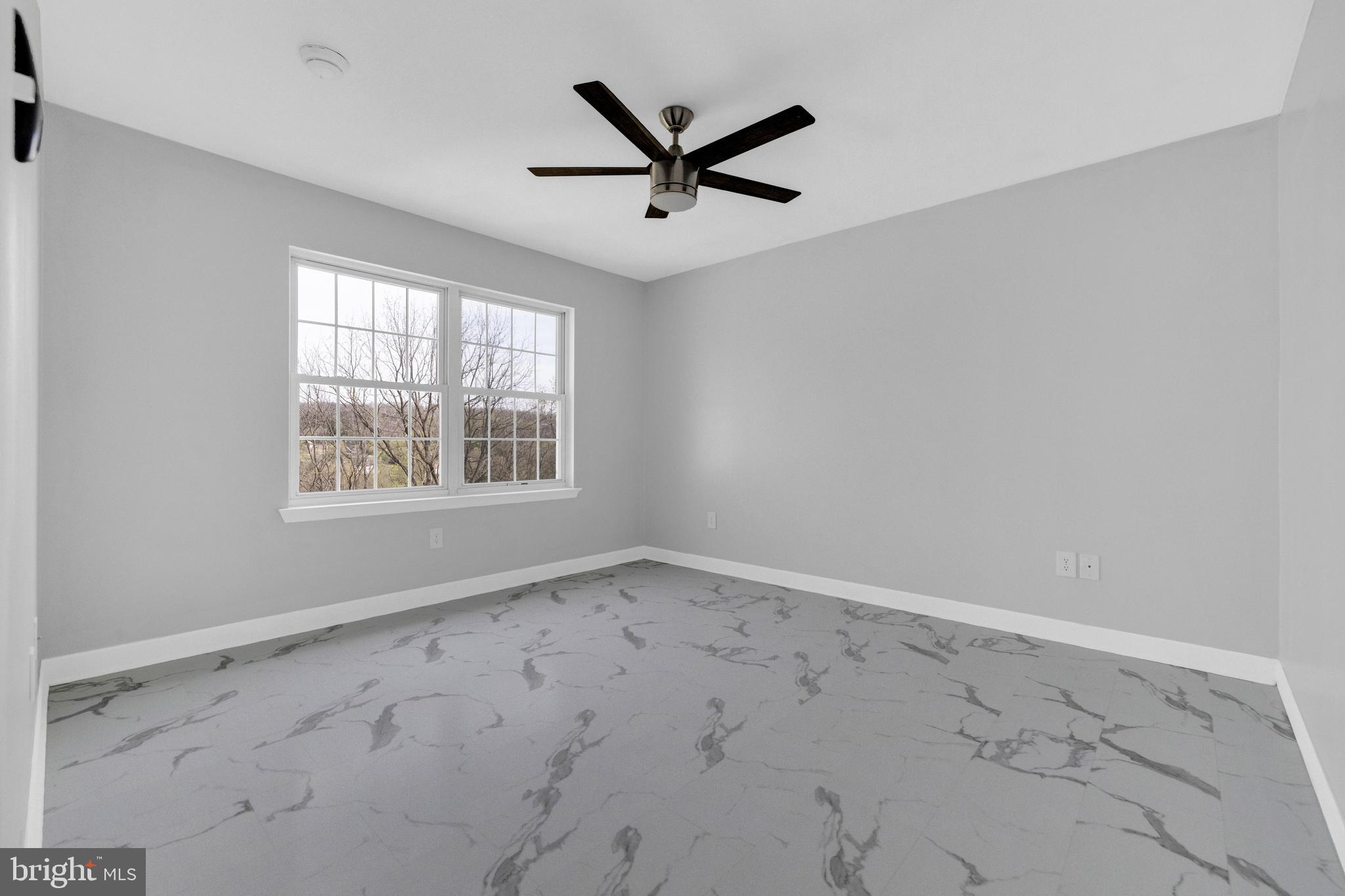 RIDGE CREST - Residential