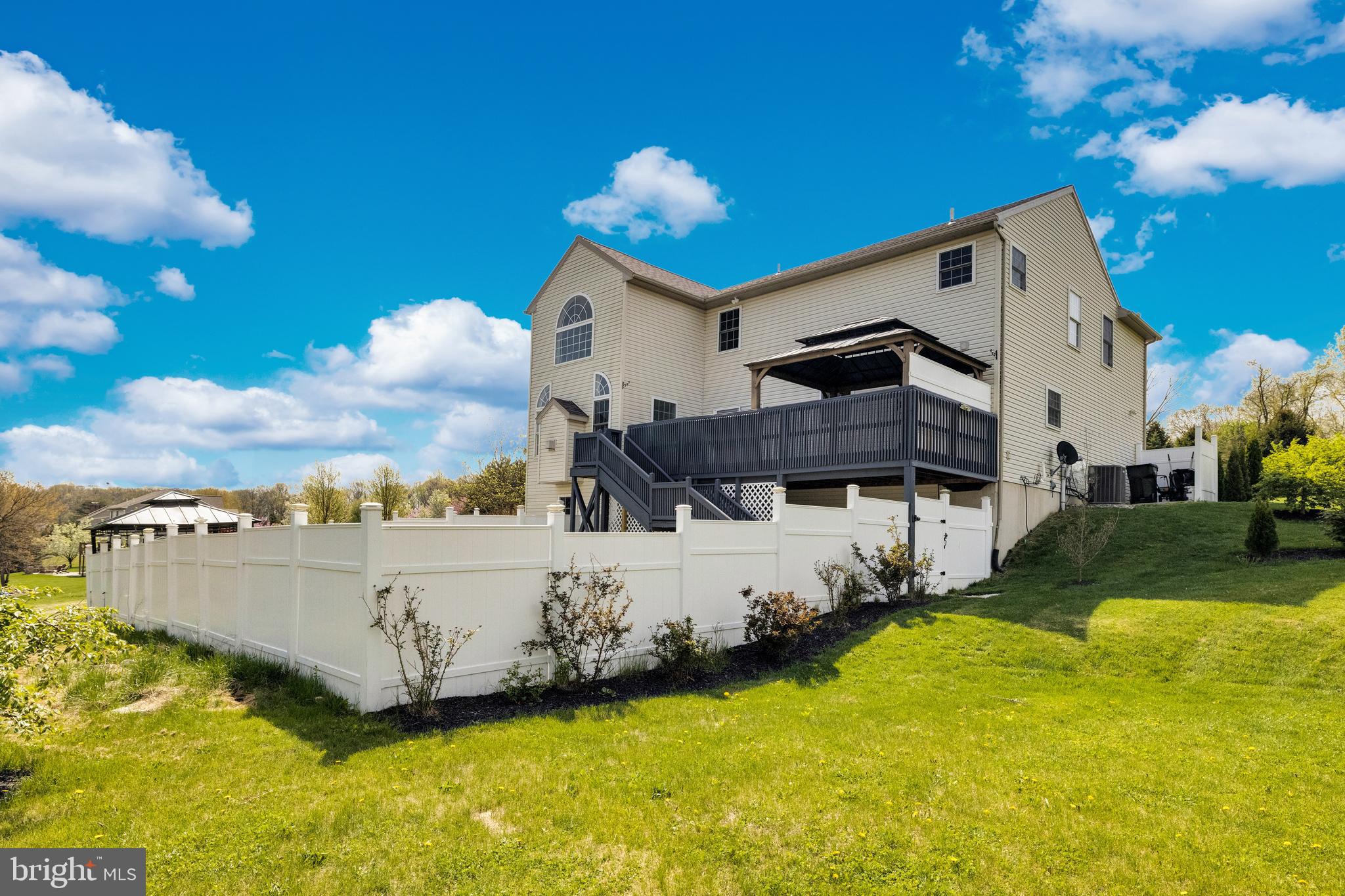 RIDGE CREST - Residential