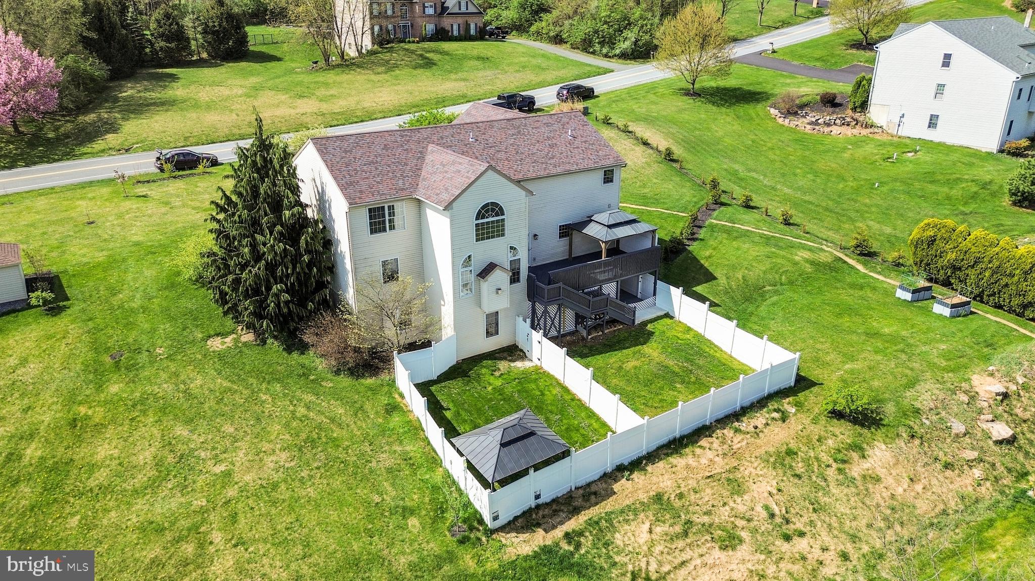 RIDGE CREST - Residential