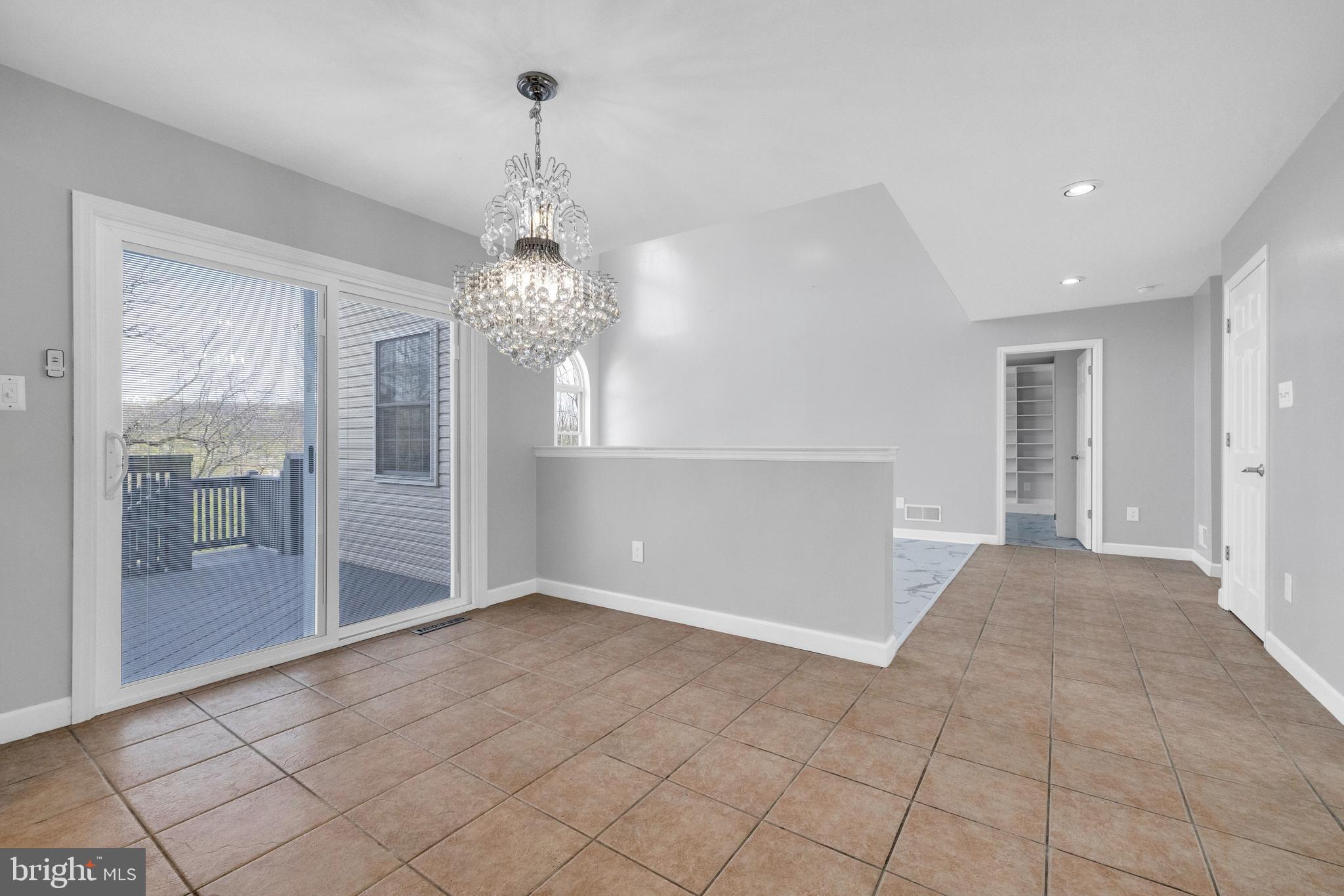 RIDGE CREST - Residential