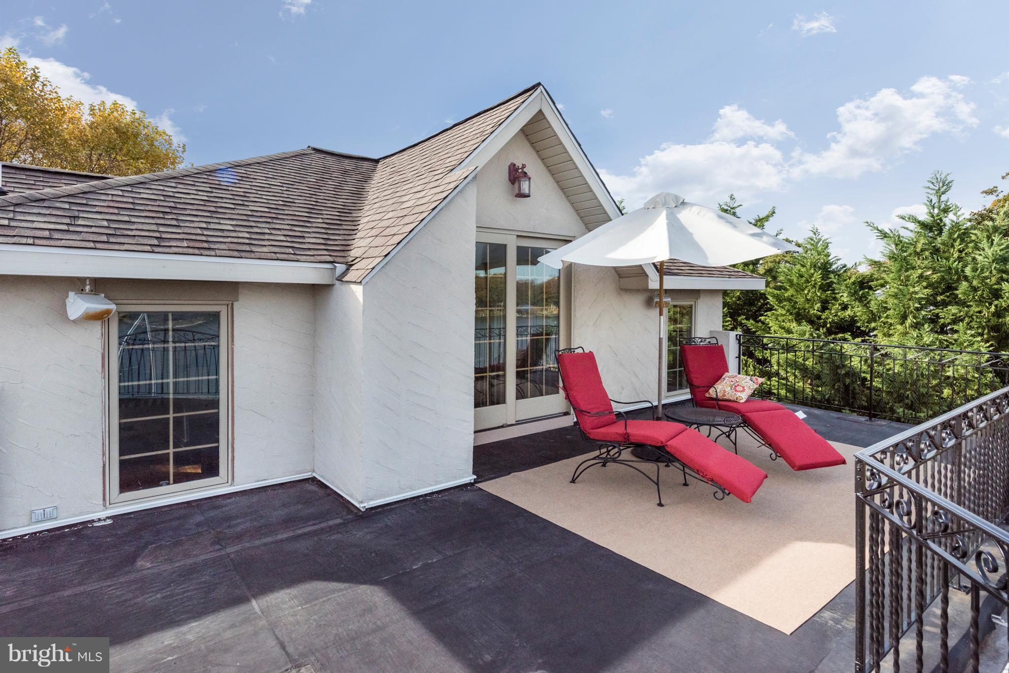 WHITEHALL BEACH - Residential