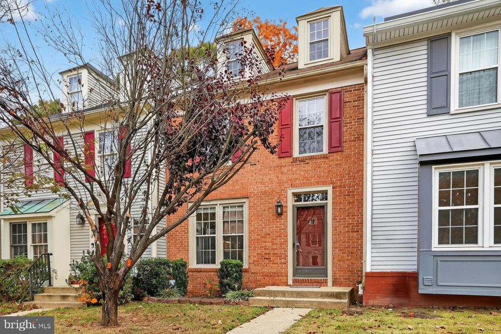 Photo of 14211 Oakpointe Drive, LAUREL, MD 20707 (MLS # MDPG2178898)