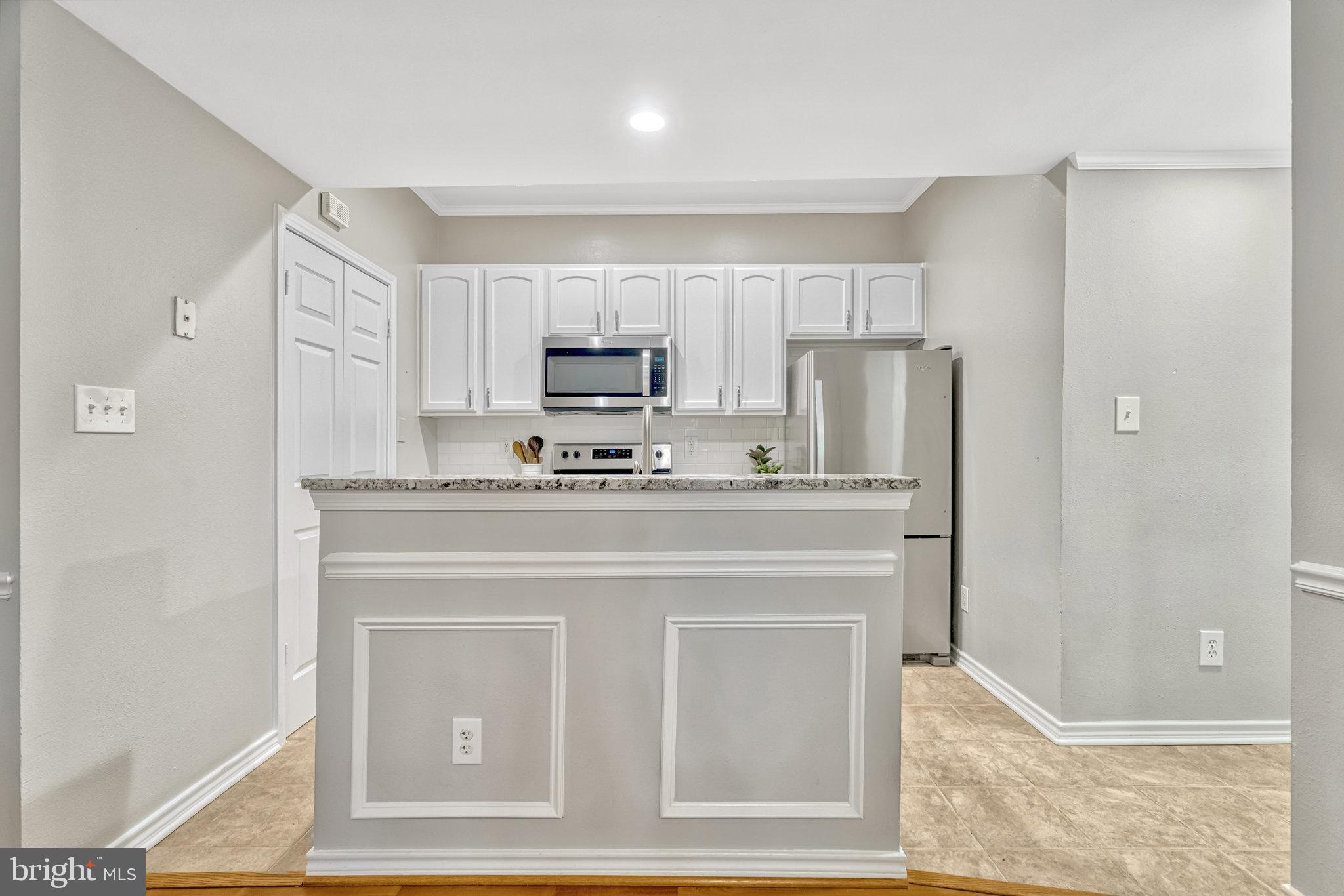 PENDERBROOK SQUARE CONDOMINIUMS - Residential