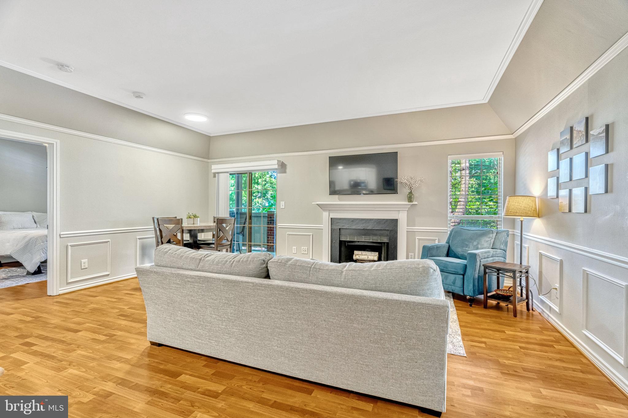 PENDERBROOK SQUARE CONDOMINIUMS - Residential