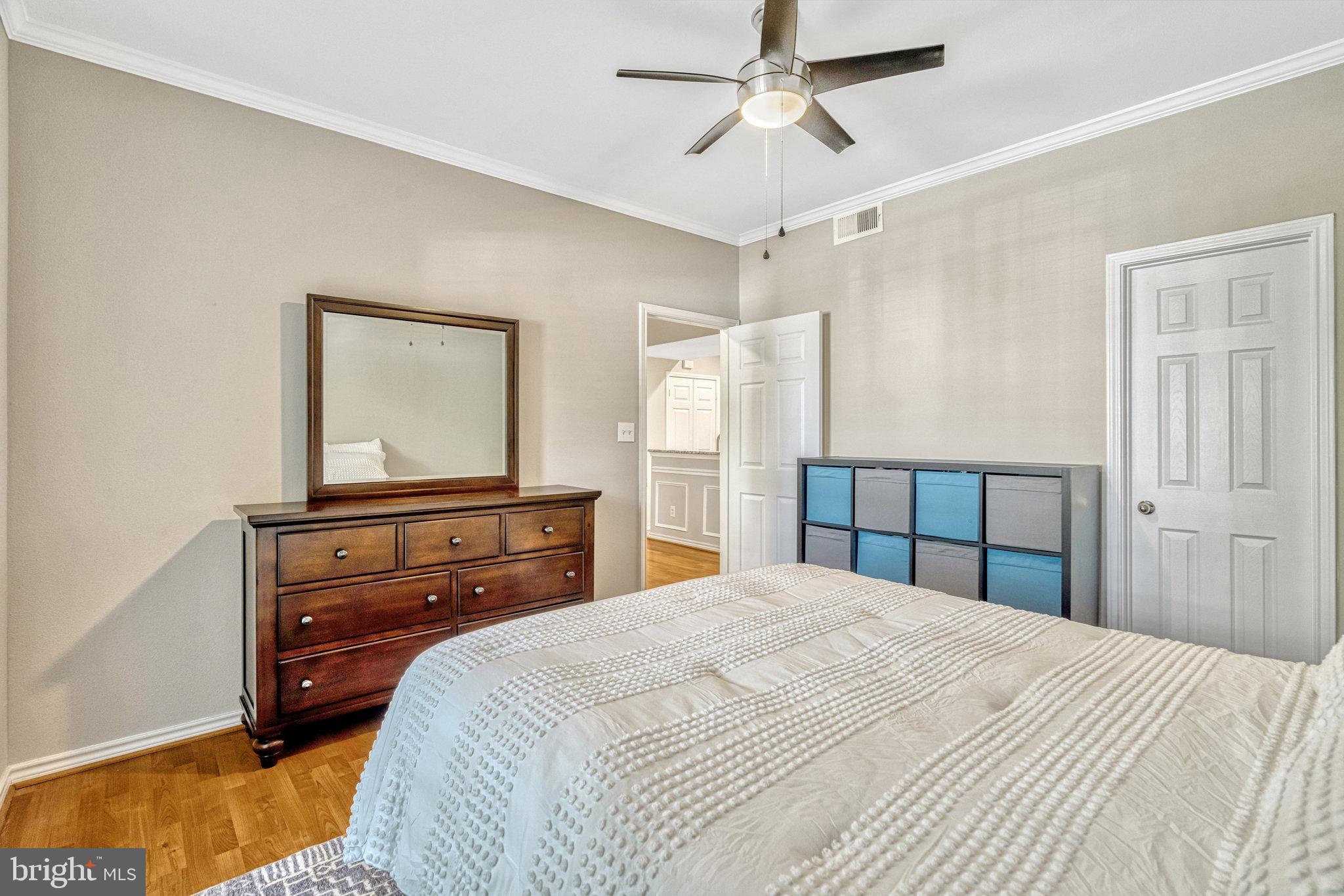 PENDERBROOK SQUARE CONDOMINIUMS - Residential