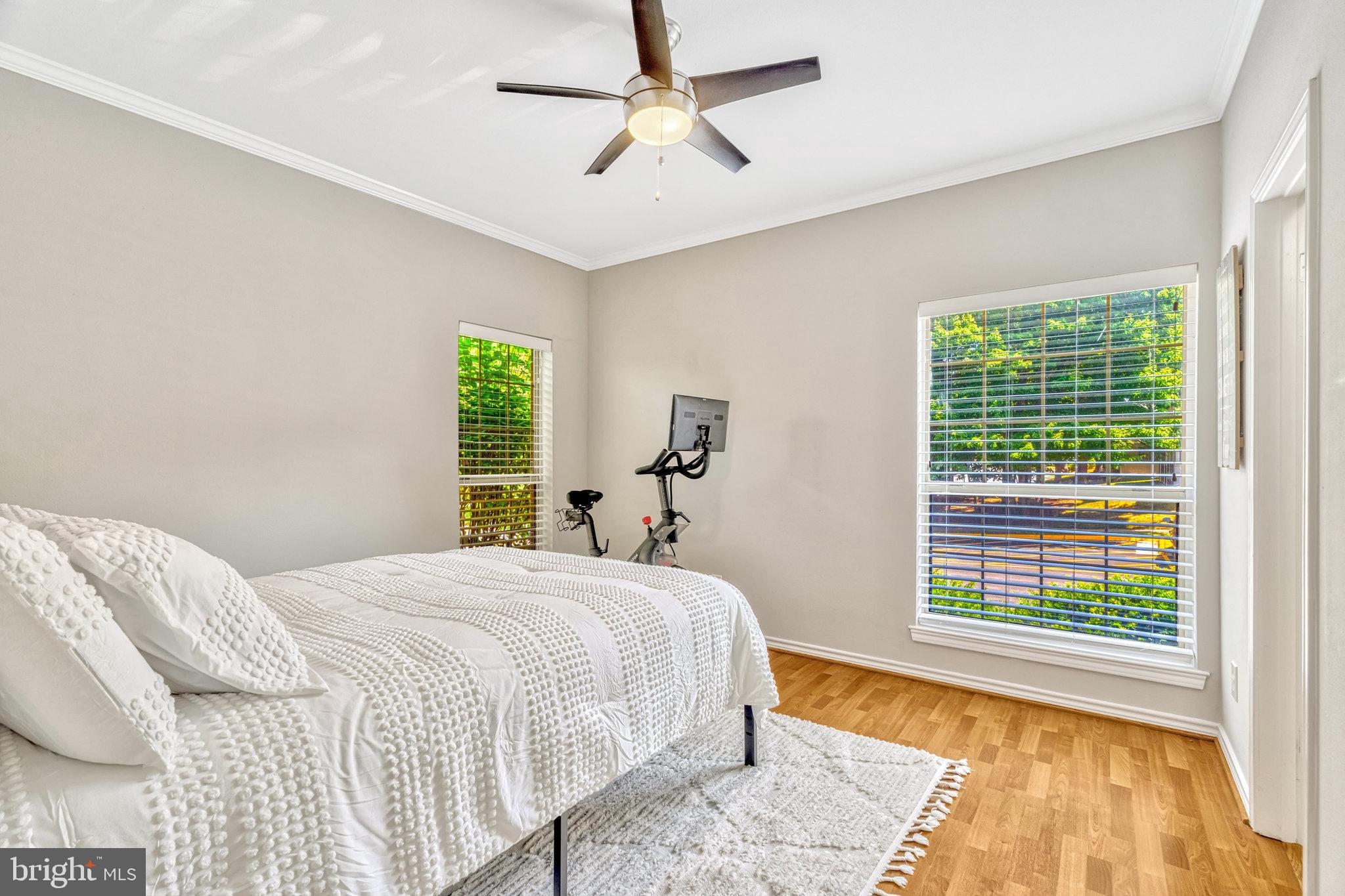 PENDERBROOK SQUARE CONDOMINIUMS - Residential