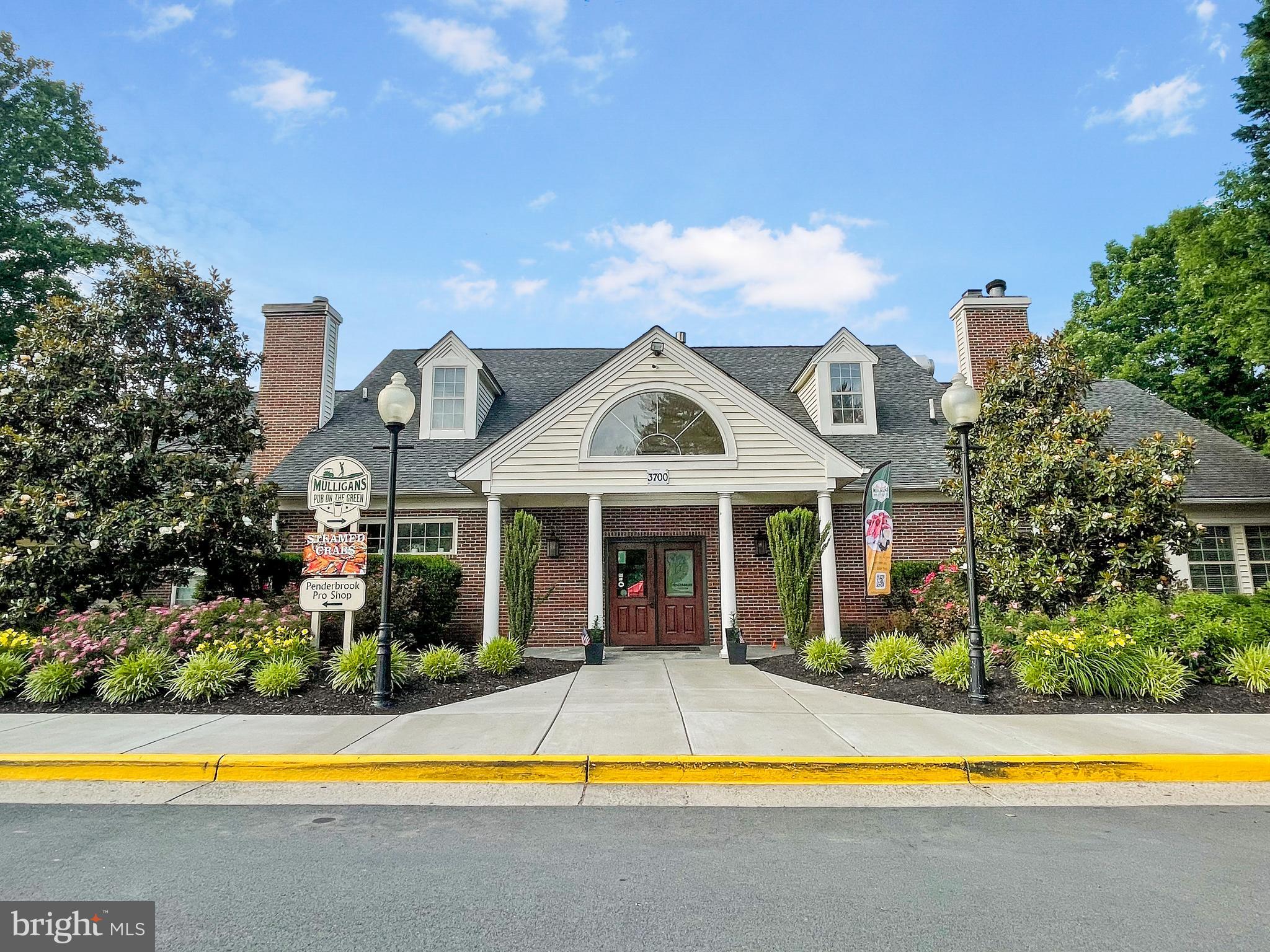 PENDERBROOK SQUARE CONDOMINIUMS - Residential