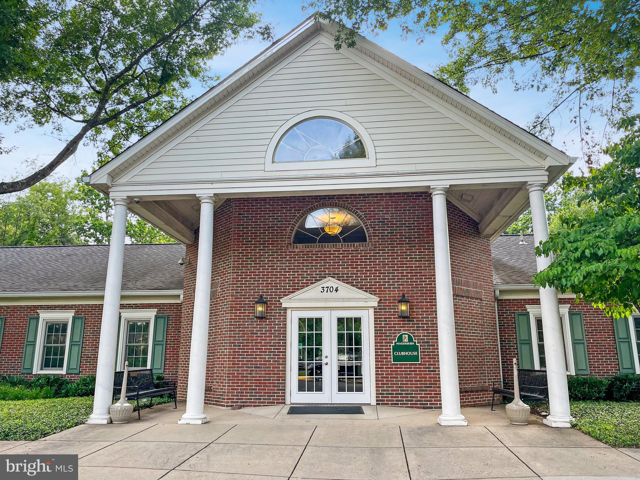 PENDERBROOK SQUARE CONDOMINIUMS - Residential