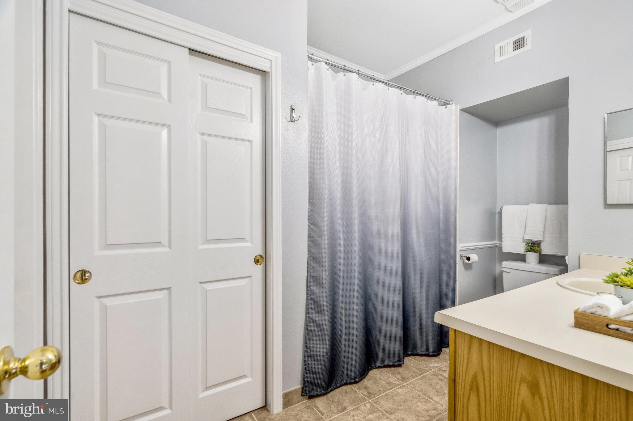 PENDERBROOK SQUARE CONDOMINIUMS - Residential