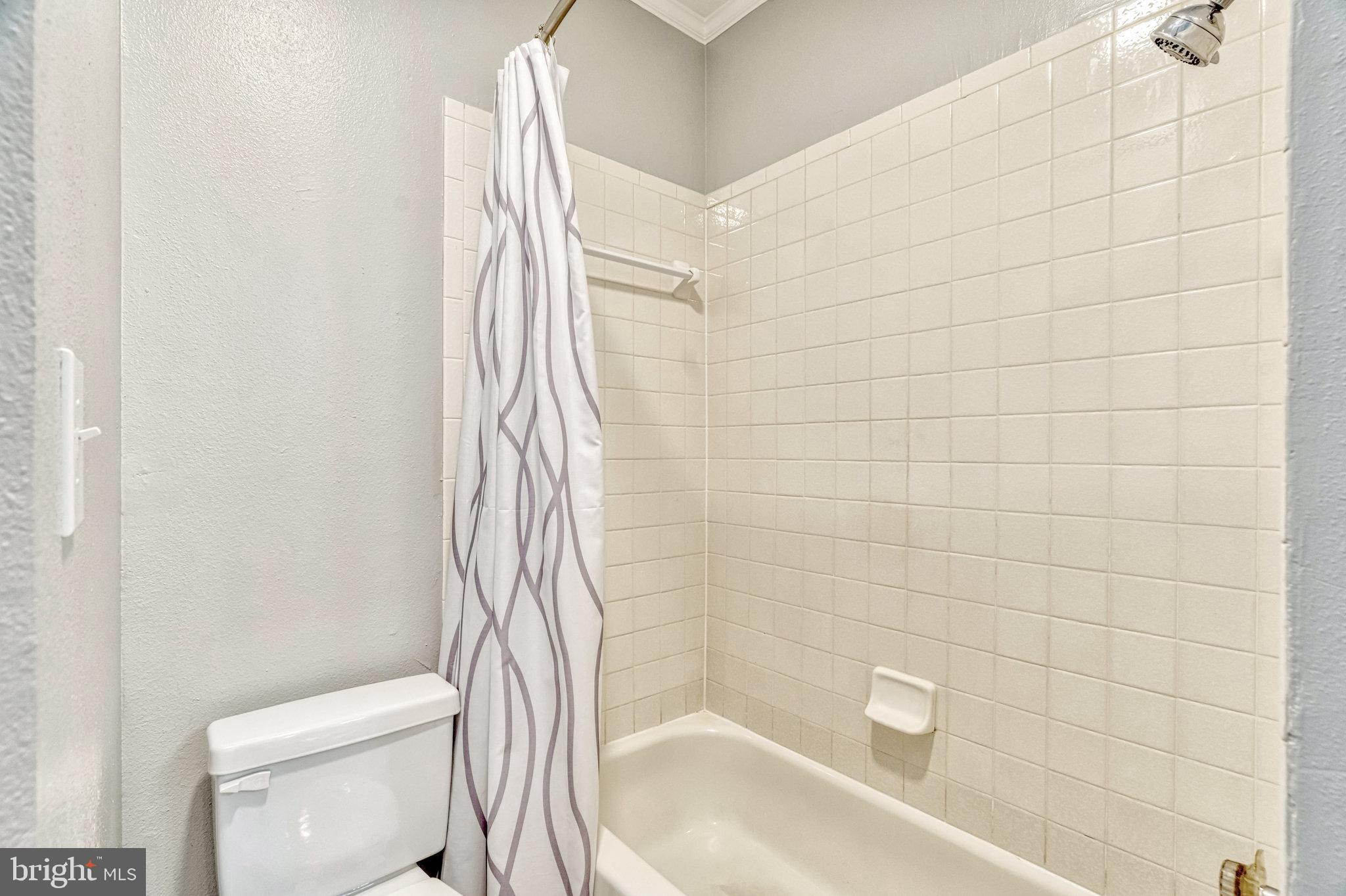 PENDERBROOK SQUARE CONDOMINIUMS - Residential