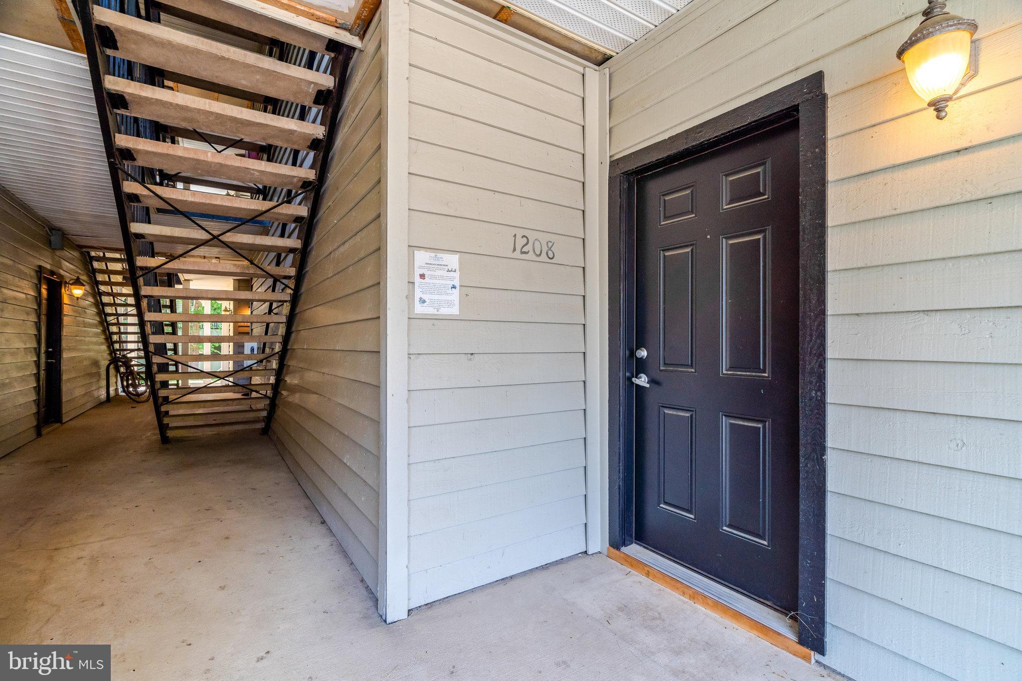 PENDERBROOK SQUARE CONDOMINIUMS - Residential