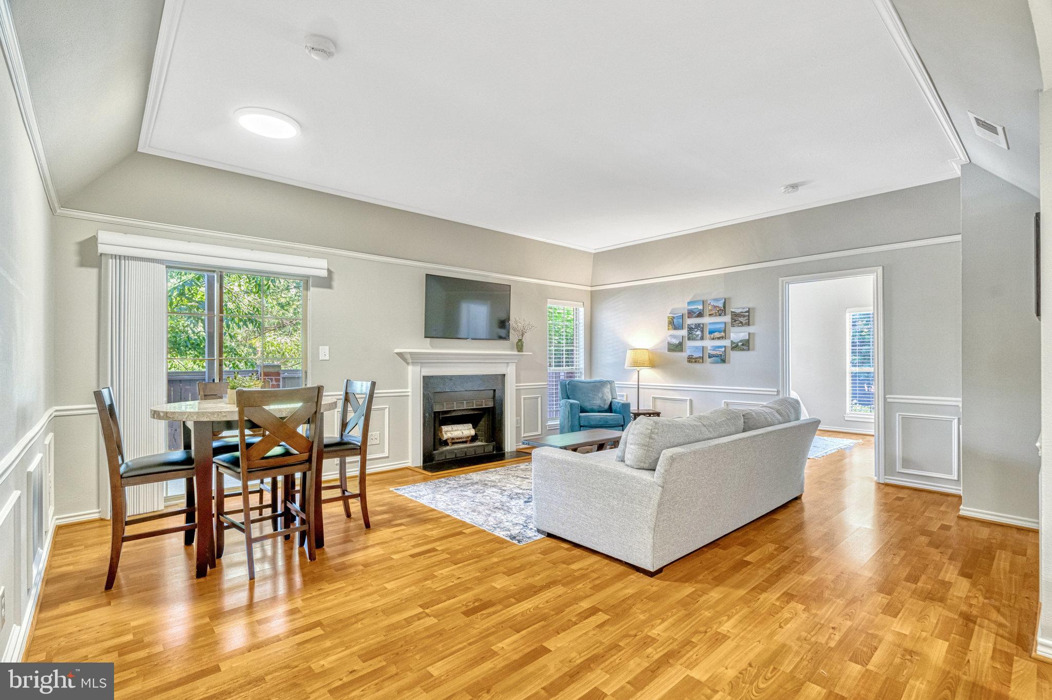 PENDERBROOK SQUARE CONDOMINIUMS - Residential