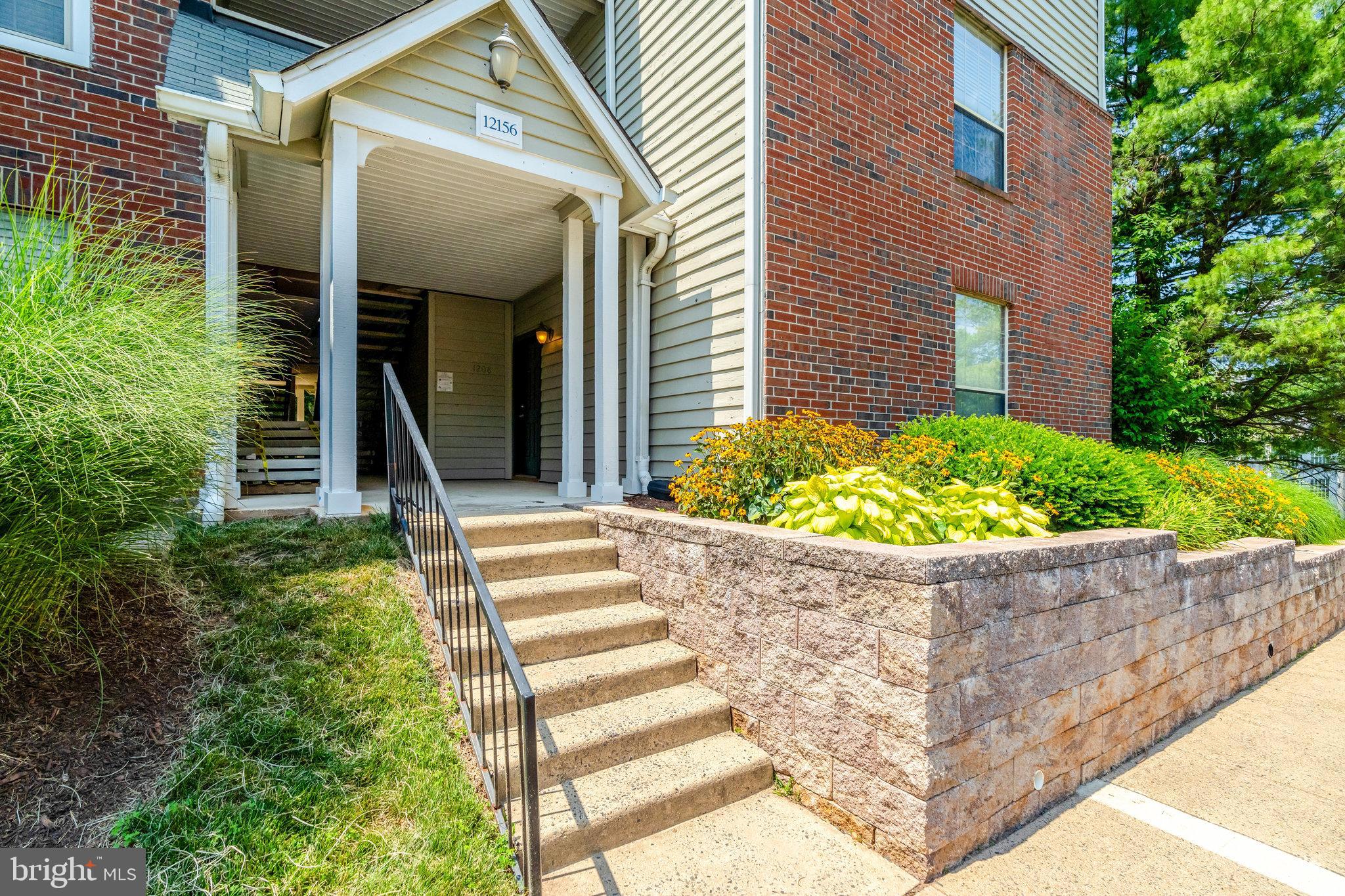 PENDERBROOK SQUARE CONDOMINIUMS - Residential