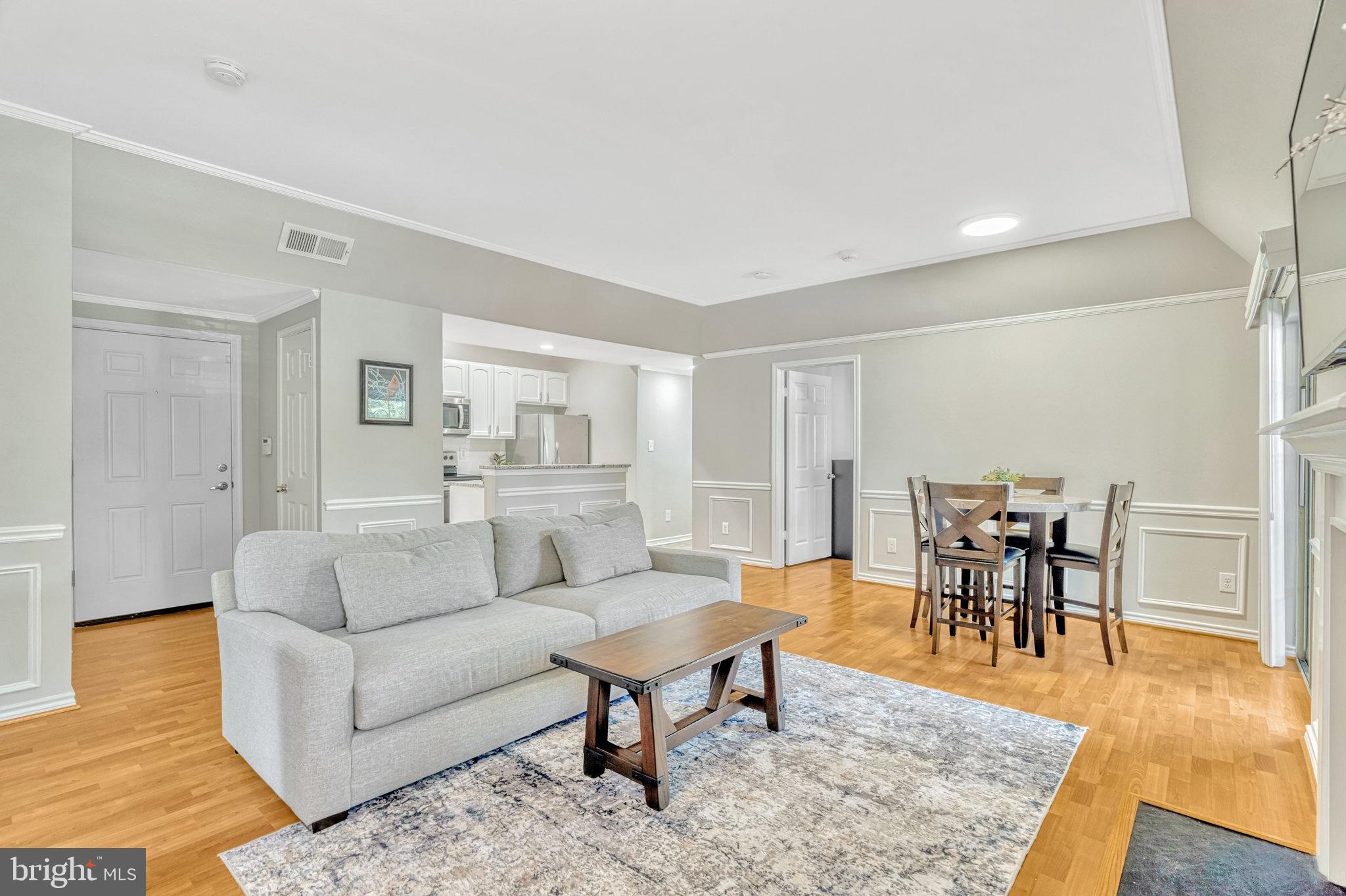 PENDERBROOK SQUARE CONDOMINIUMS - Residential