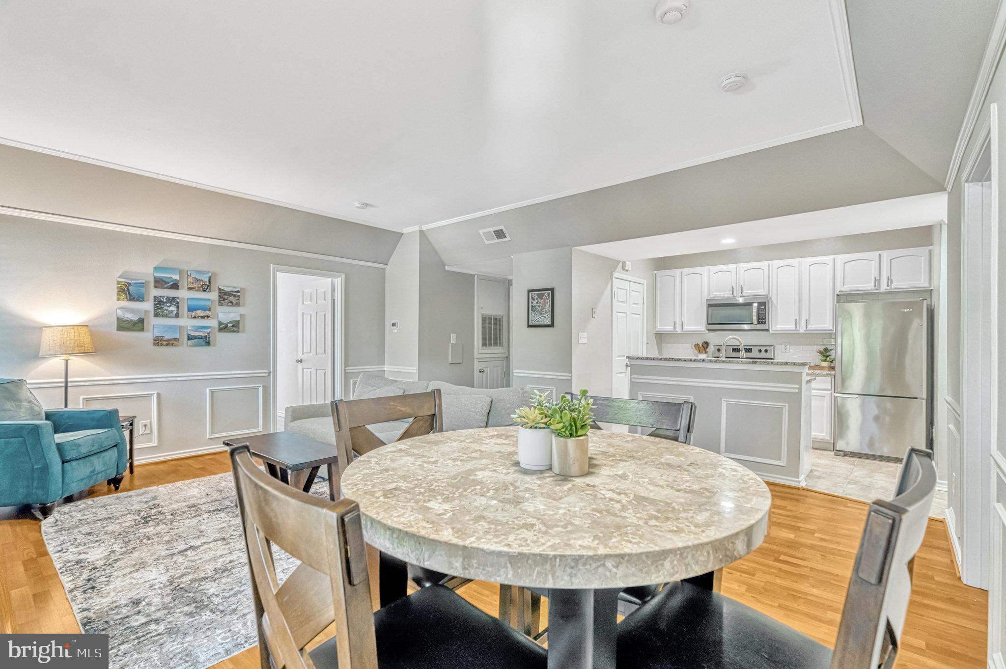 PENDERBROOK SQUARE CONDOMINIUMS - Residential