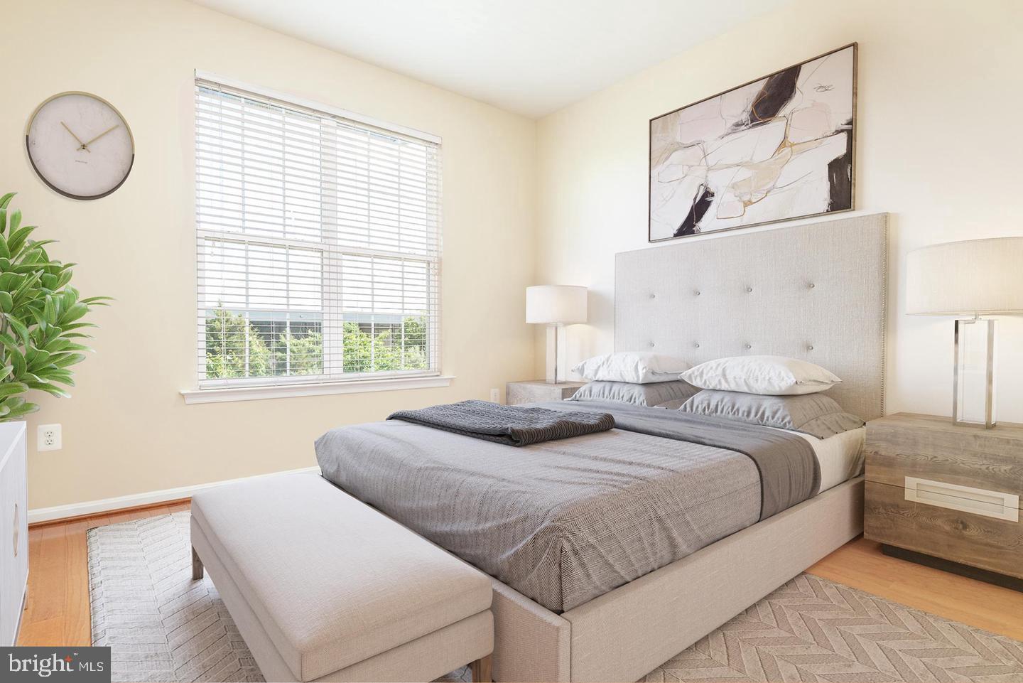 RESIDENCES AT DULLES PRK - Residential Lease