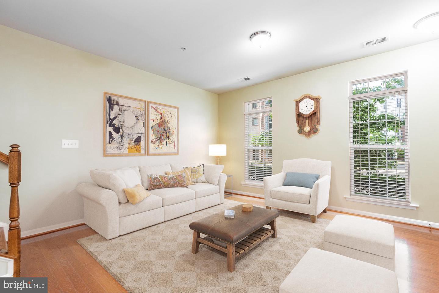 RESIDENCES AT DULLES PRK - Residential Lease