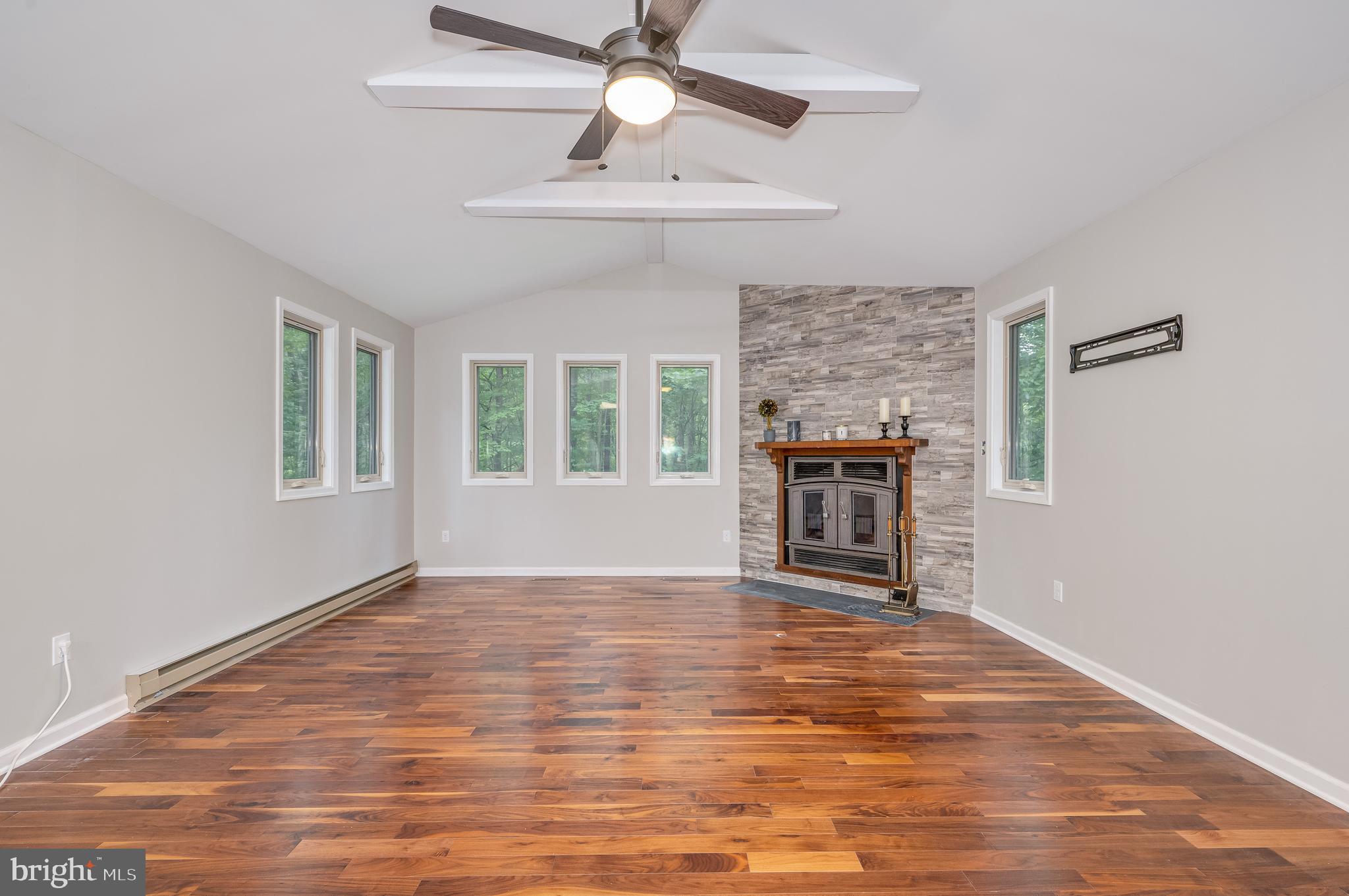 THE WOODS - Residential