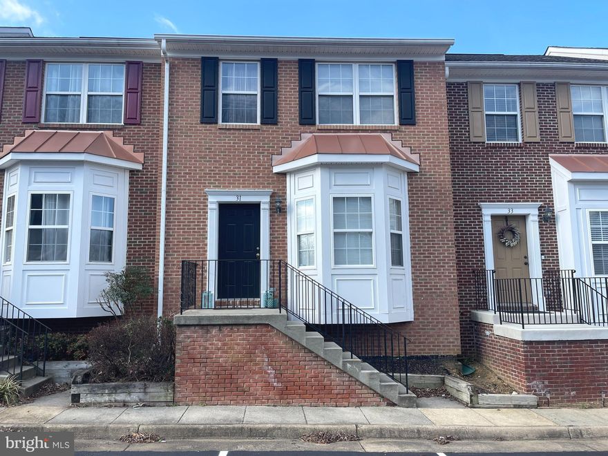 Neat and tidy 3 bedroom, 3.5 bathroom townhouse in the Heather Hills neighborhood in southern Stafford County!   Cozy kitchen has table space, open out to rear deck, excellent for weekend grilling and entertaining.  Large family room with tons of natural light.  Fully finished basement with recreation room, full bath, and walk out to rear yard.  Spacious master bedroom with vaulted ceilings.  Master bath includes soaking tub and walk in closet.  Tons of space, bathrooms on all three levels.  Easy to commuter lots, VRE, and I-95.  Minutes from downtown Fredericksburg.  Handy to schools, shops, and restaurants!