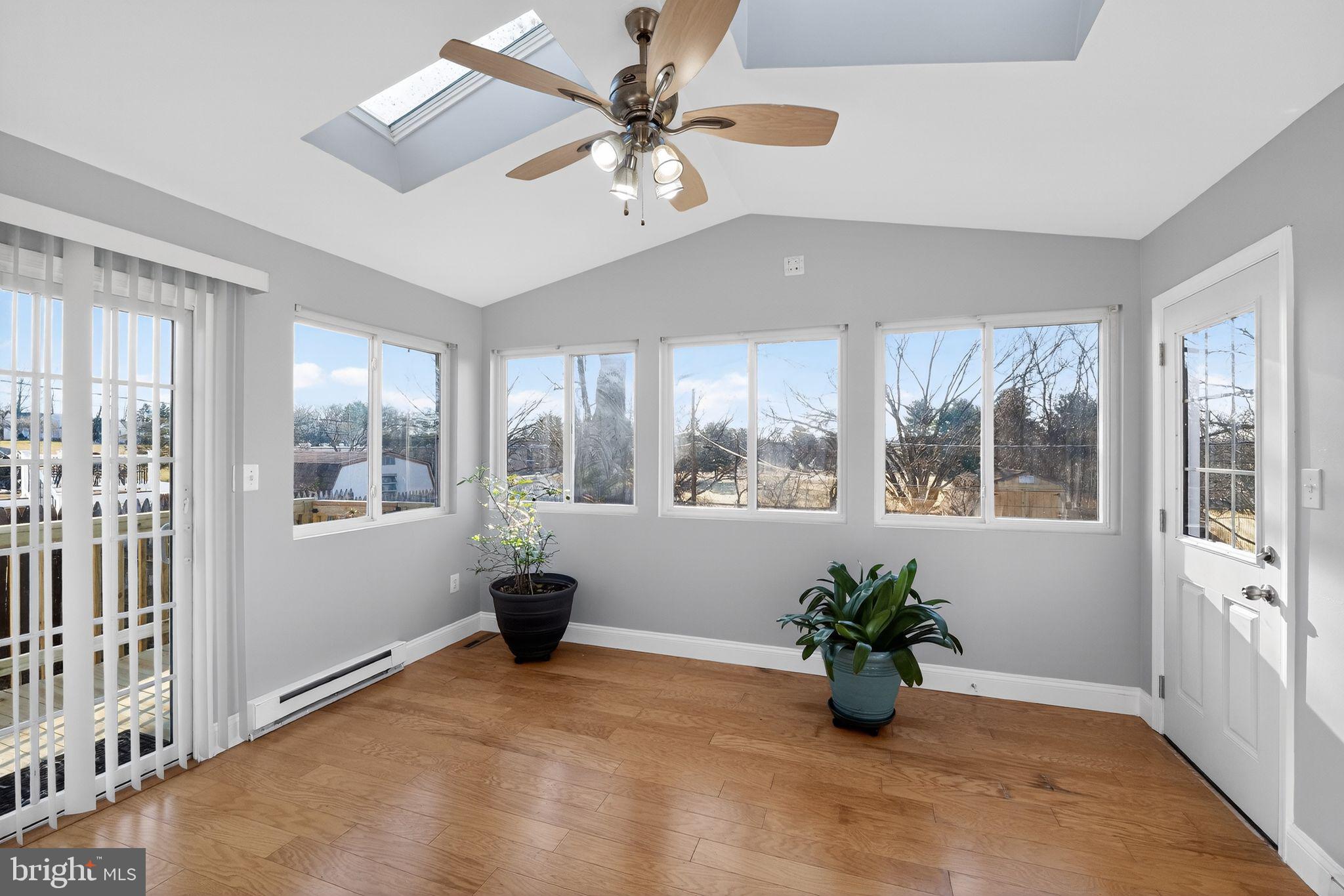 SUBURBIA - Residential