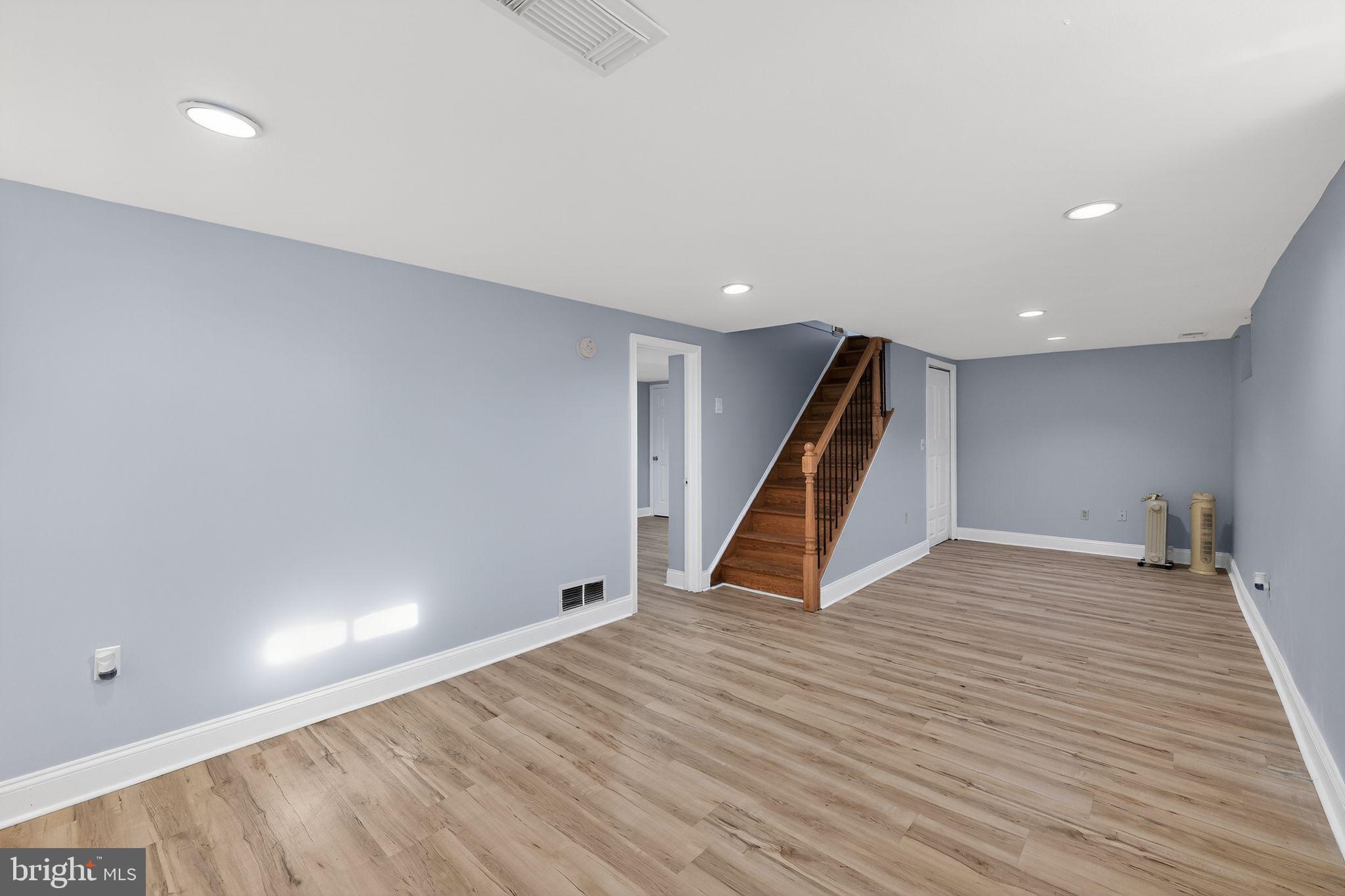 SUBURBIA - Residential