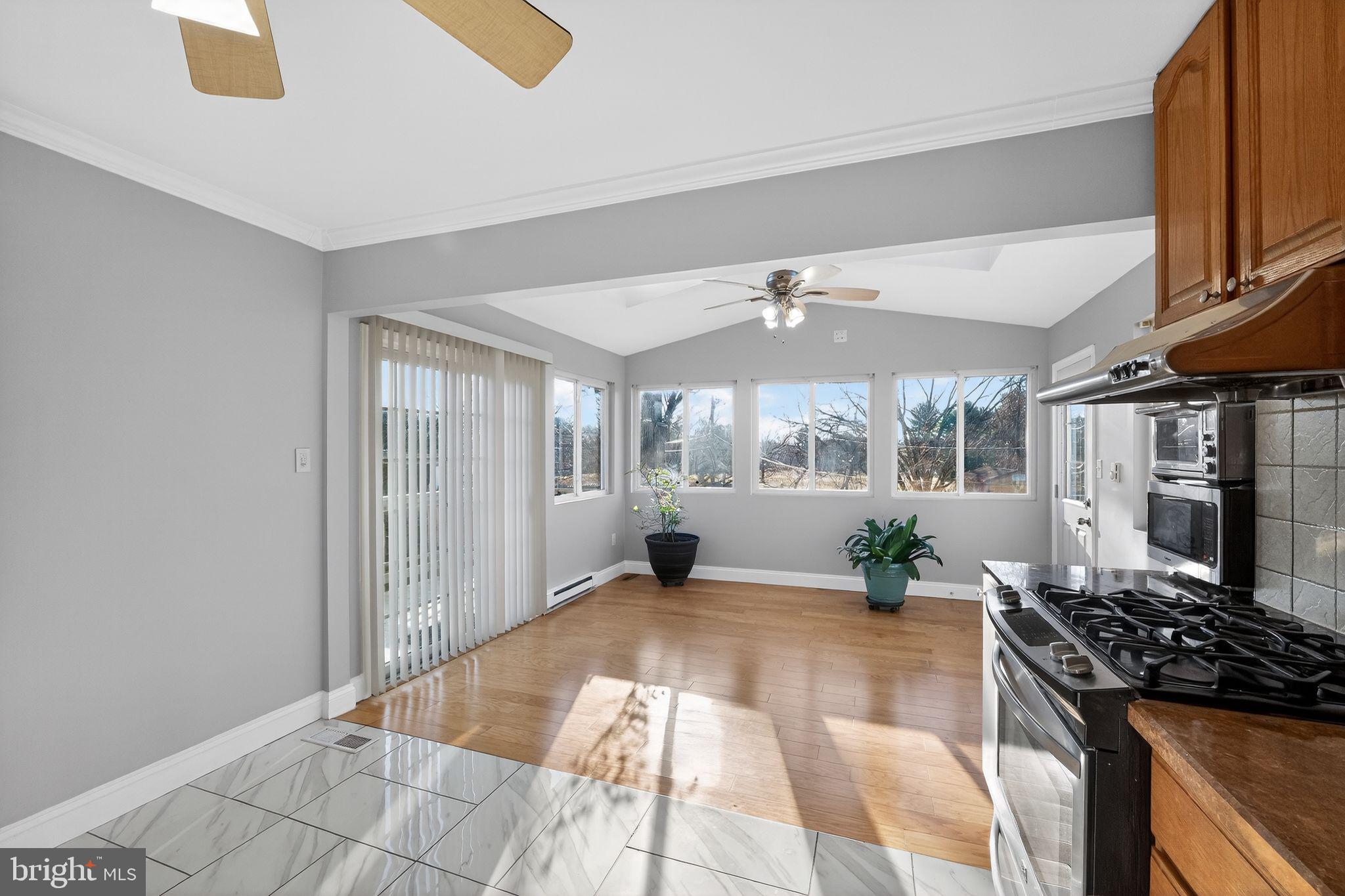 SUBURBIA - Residential