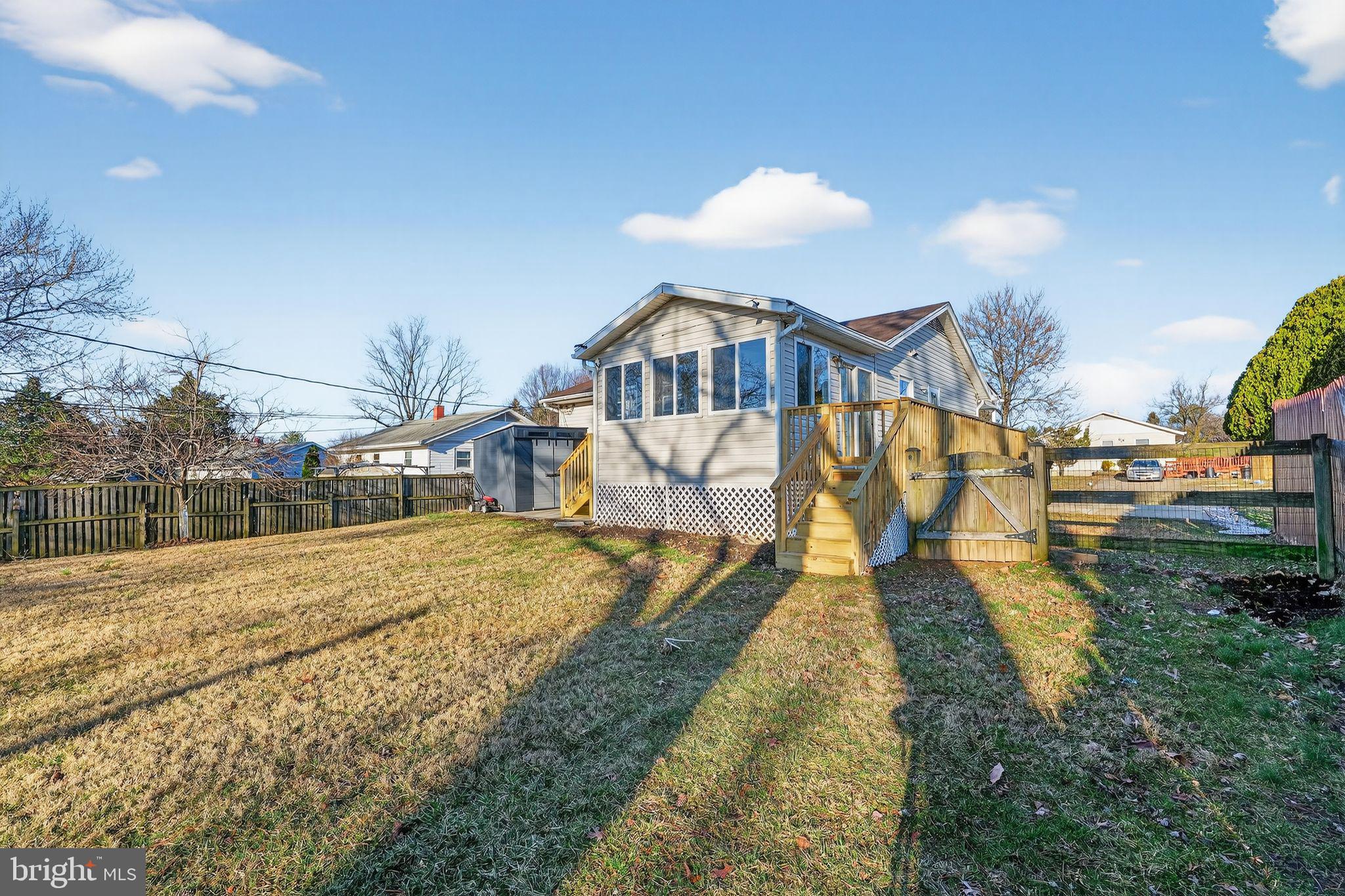 SUBURBIA - Residential