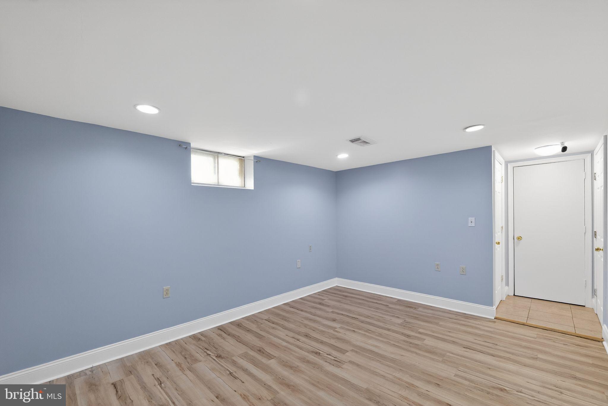 SUBURBIA - Residential