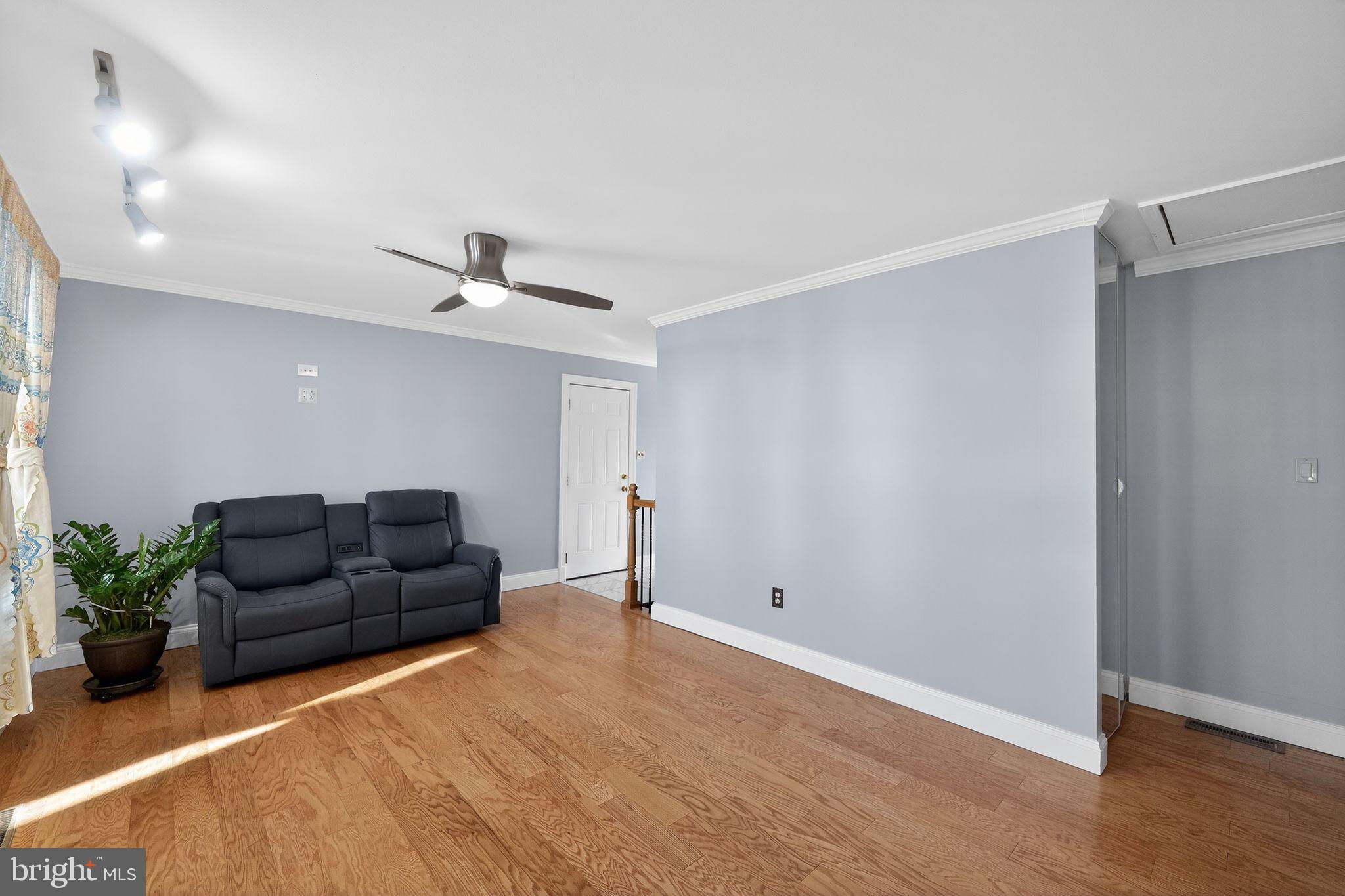 SUBURBIA - Residential