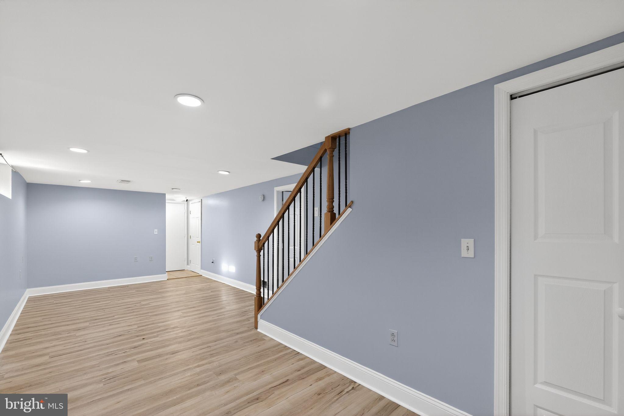 SUBURBIA - Residential