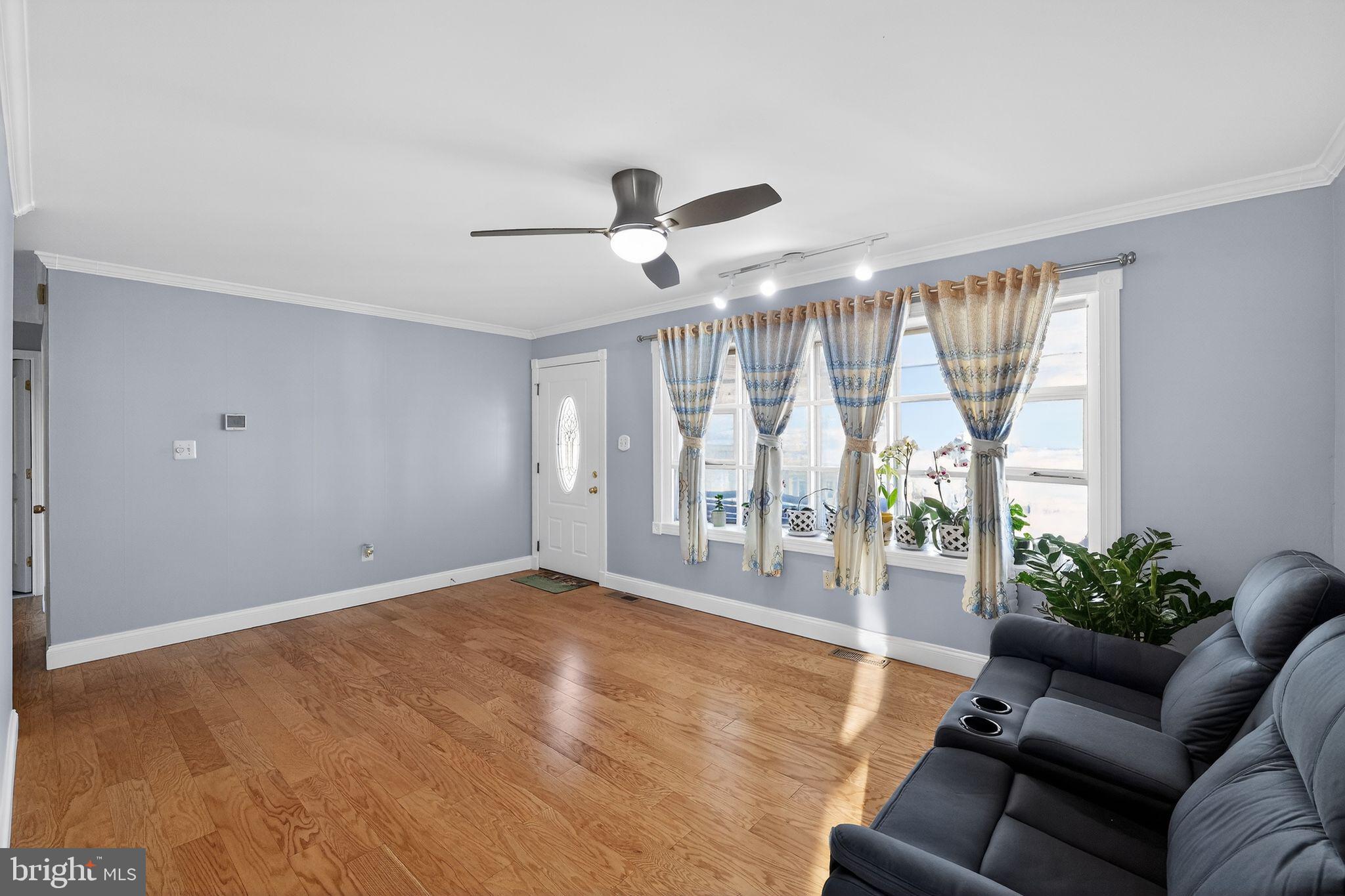 SUBURBIA - Residential