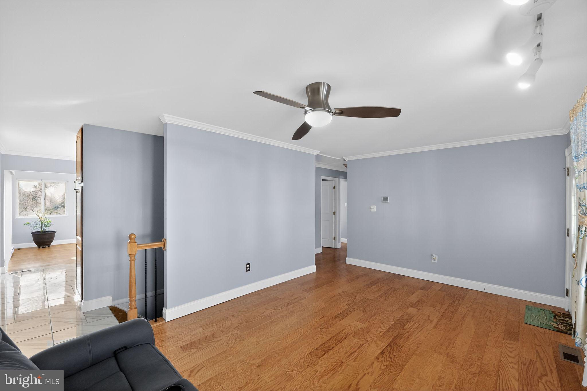 SUBURBIA - Residential