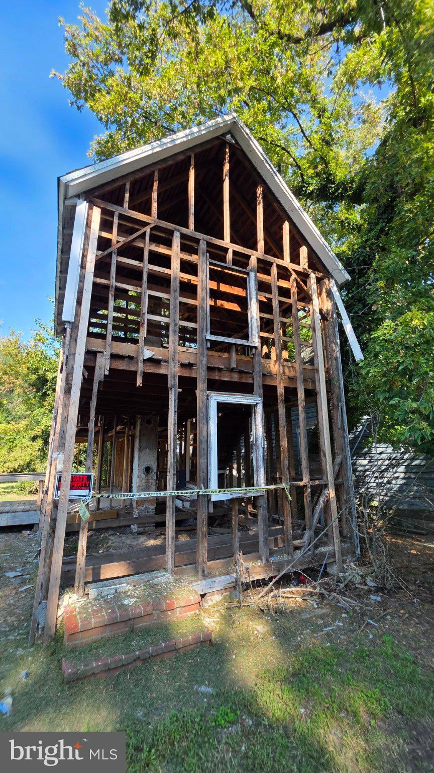 509 LAUREL STREET