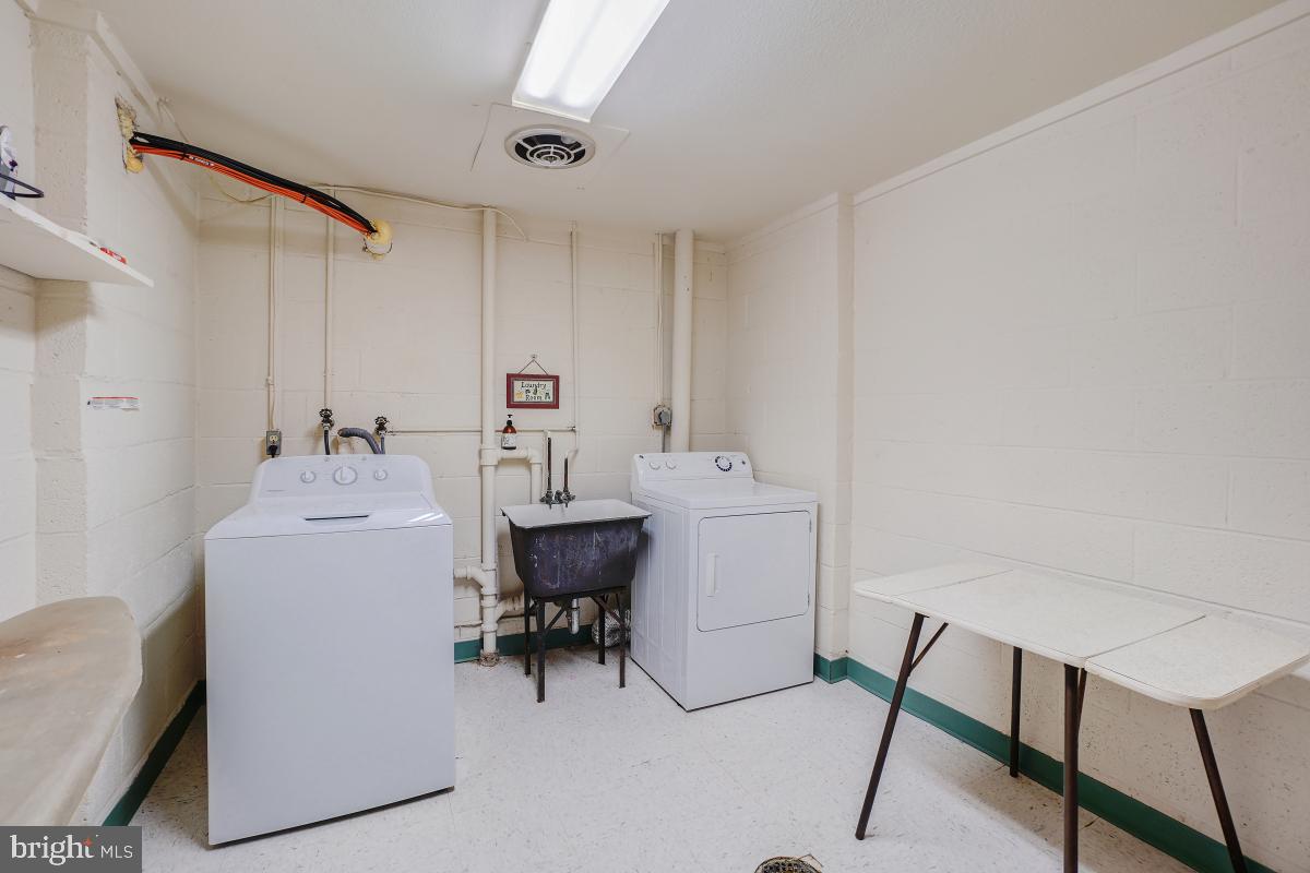 LEISURE WORLD - Residential