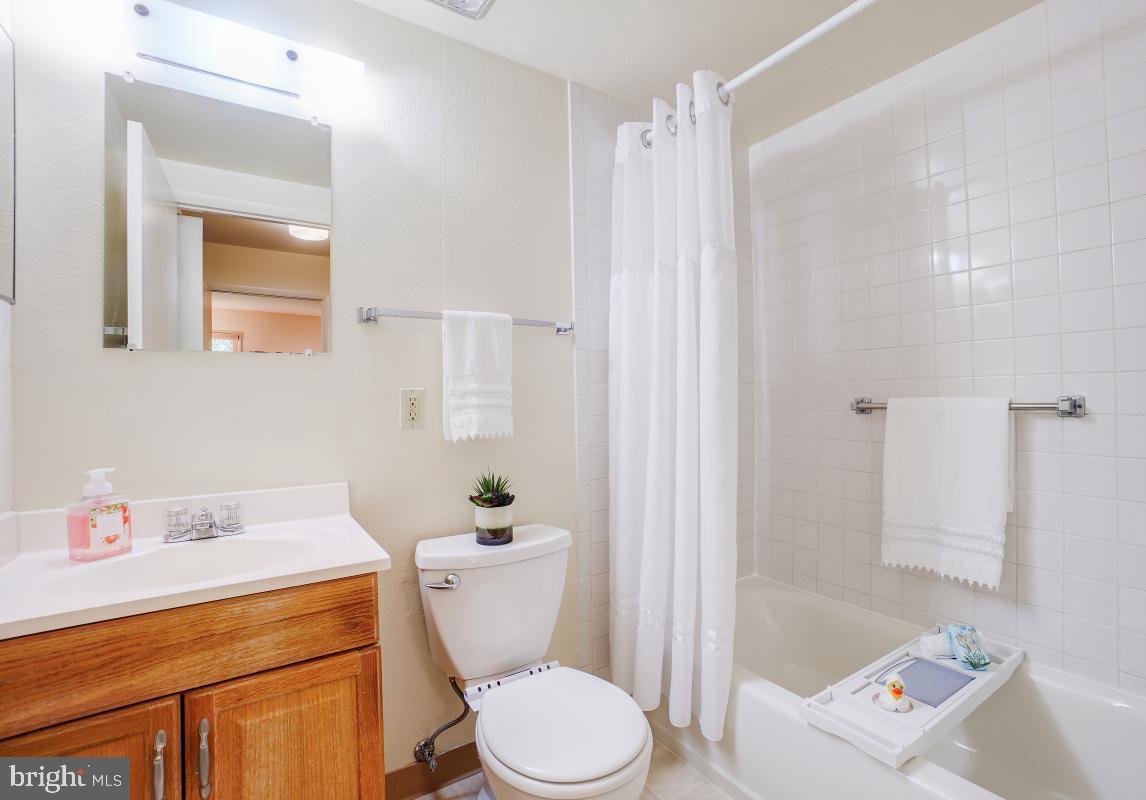 LEISURE WORLD - Residential