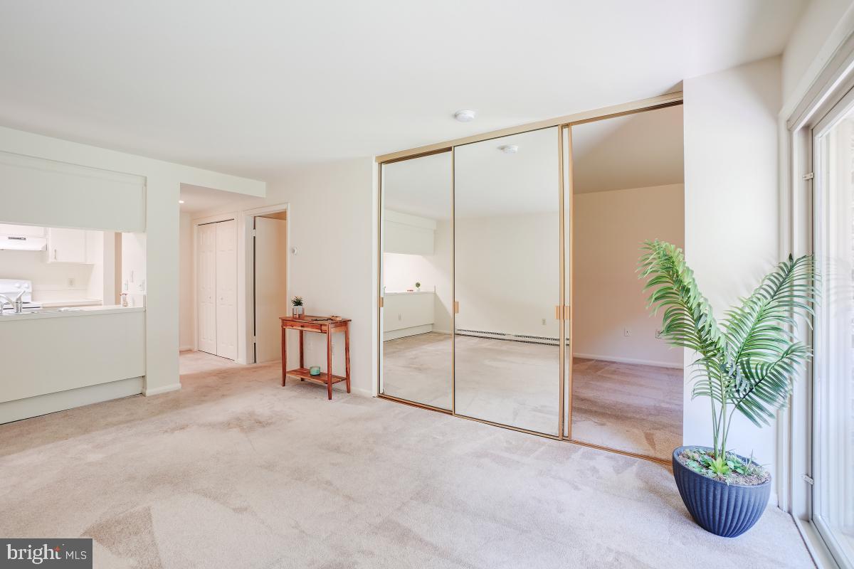 LEISURE WORLD - Residential